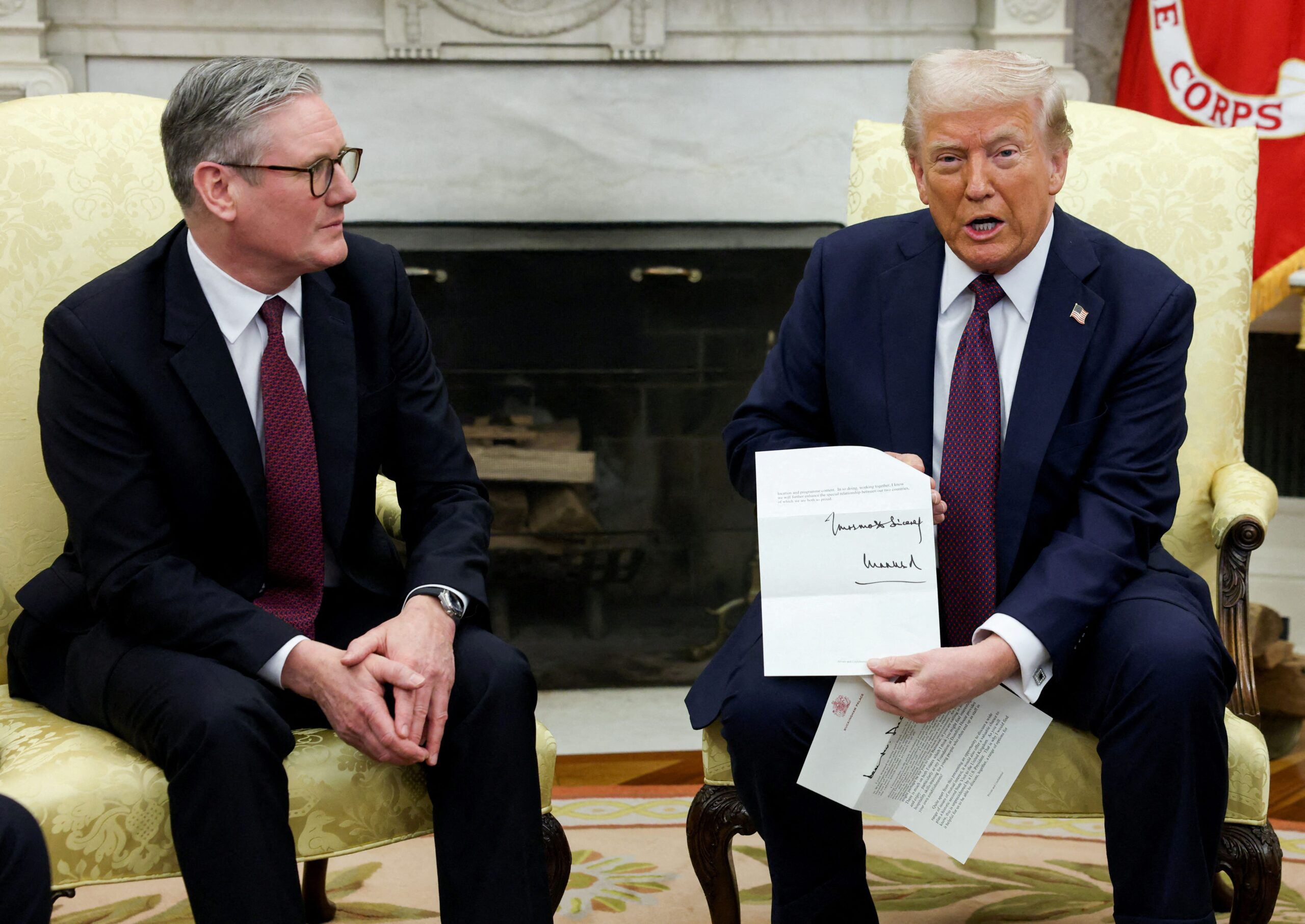 Here are some meta keywords in English, geared towards a Turkish audience and search engines, followed by a Turkish translation:

English Keywords:

Donald Trump, UK Trade Deal, United Kingdom, Trade Agreement, Reciprocal Tariffs, Student Loans, Loan Default, Federal Benefits, Dum Dum Lollipops, Consumer News, Financial News, USA TODAY, News, Economics, Business, International Trade, Kentucky Mom, Child Orders Lollipops, Betty Lin-Fisher, The Daily Money

Turkish Translation (Meta Keywords):

Donald Trump, Birleşik Krallık Ticaret Anlaşması, Birleşik Krallık, Ticaret Anlaşması, Karşılıklı Tarifeler, Öğrenim Kredileri, Kredi Temerrüdü, Federal Yardımlar, Dum Dum Lolipopları, Tüketici Haberleri, Finans Haberleri, USA TODAY, Haberler, Ekonomi, İşletme, Uluslararası Ticaret, Kentucky'li Anne, Çocuk Lolipop Siparişi, Betty Lin-Fisher, The Daily Money
