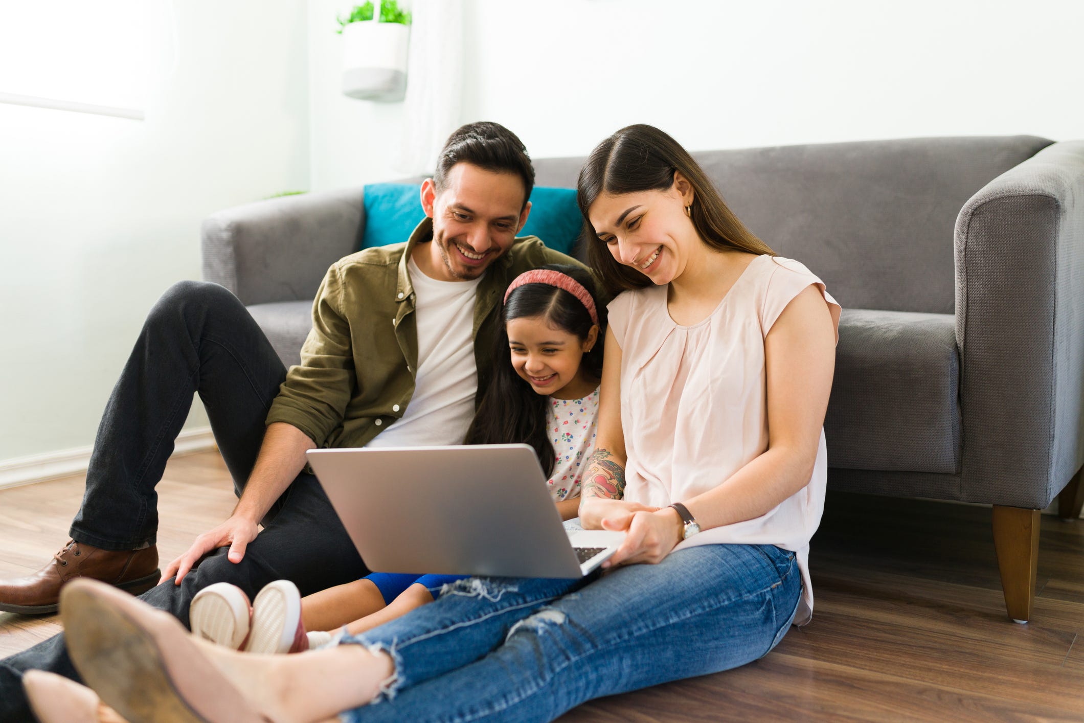Verizon, internet, mobil, aile, bağlantı, teknoloji, fiyat garantisi, veri kullanımı, akıllı cihazlar, ev interneti, bütçe, tasarruf, çocuk güvenliği, sosyal medya, myPlan, myHome
