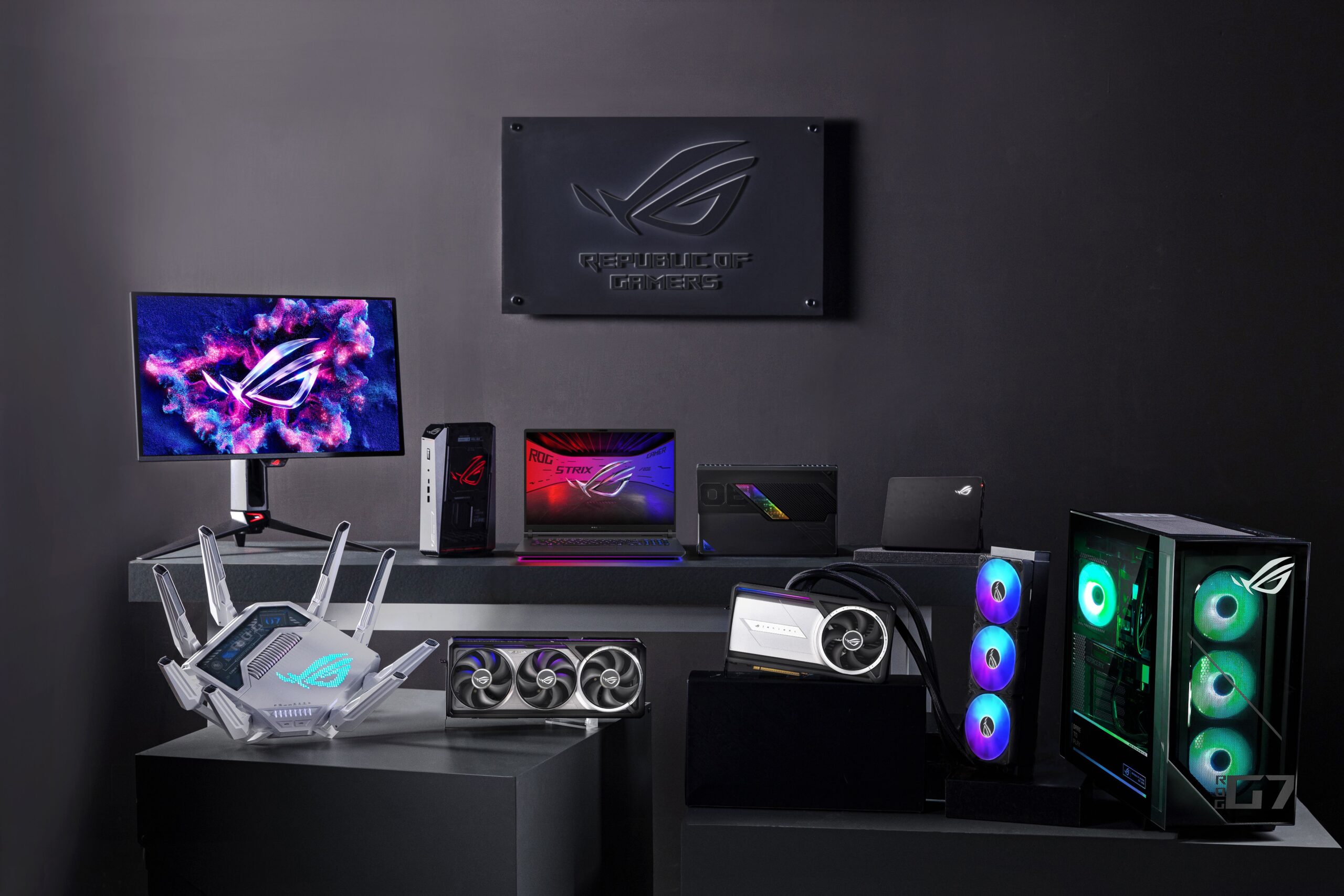 Asus, NUC, ROG NUC, Mini PC, Oyun, CES 2025, Intel, Nvidia, RTX 5080, Core Ultra 9, Overclock, Yükseltilebilirlik, Thunderbolt 4, Yapay Zeka, AI, Dominic Bayley
