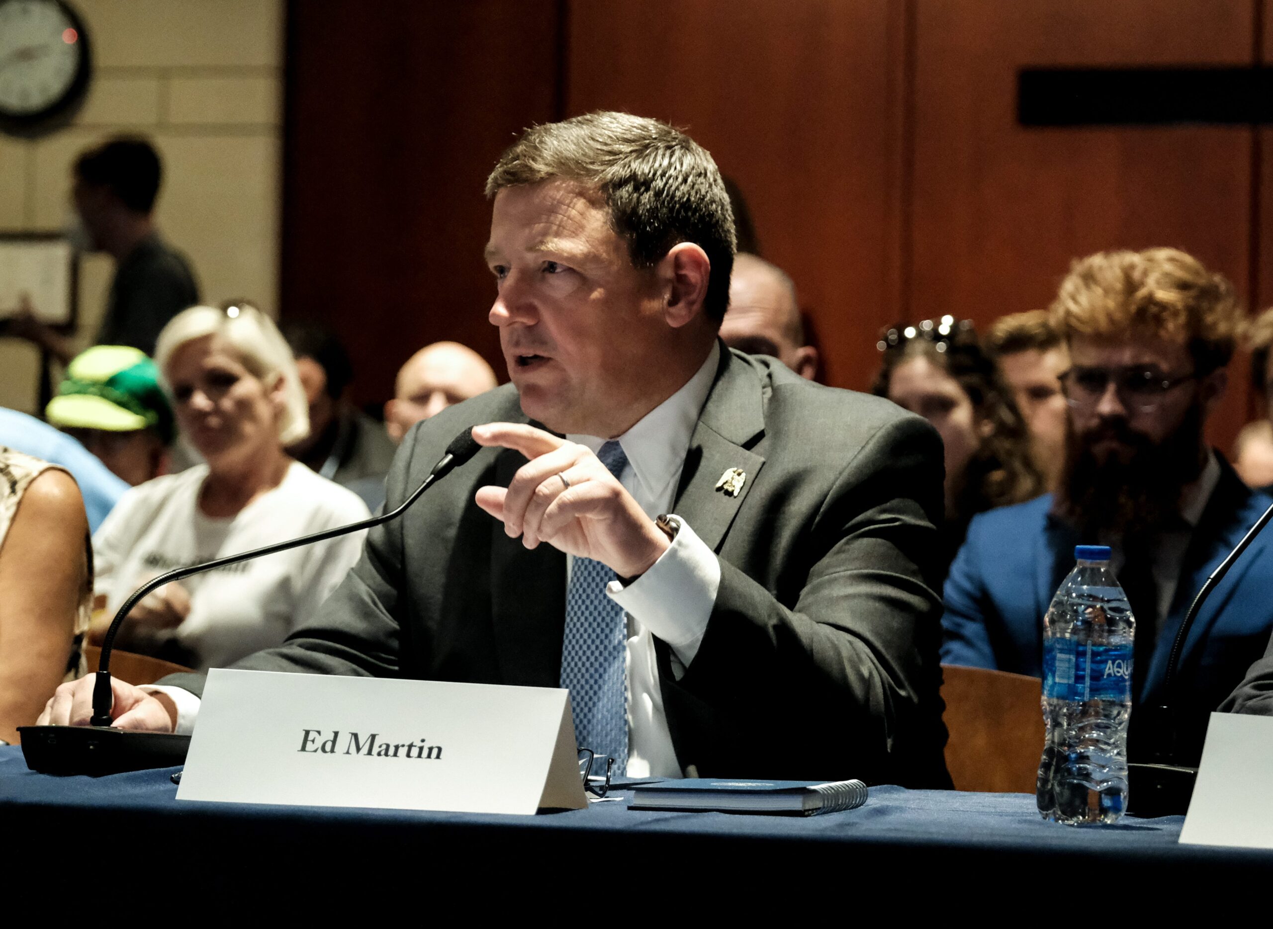 Meta anahtar kelimeler: Donald Trump, Ed Martin, ABD Başsavcısı, Washington D.C., 6 Ocak isyanı, Thom Tillis, Chuck Grassley, Senato Yargı Komitesi, adaylık, geri çekme, affetme, Cumhuriyetçi muhalefet, Joe Biden, ABD-Birleşik Krallık ticaret anlaşması, Adalet Bakanlığı.
