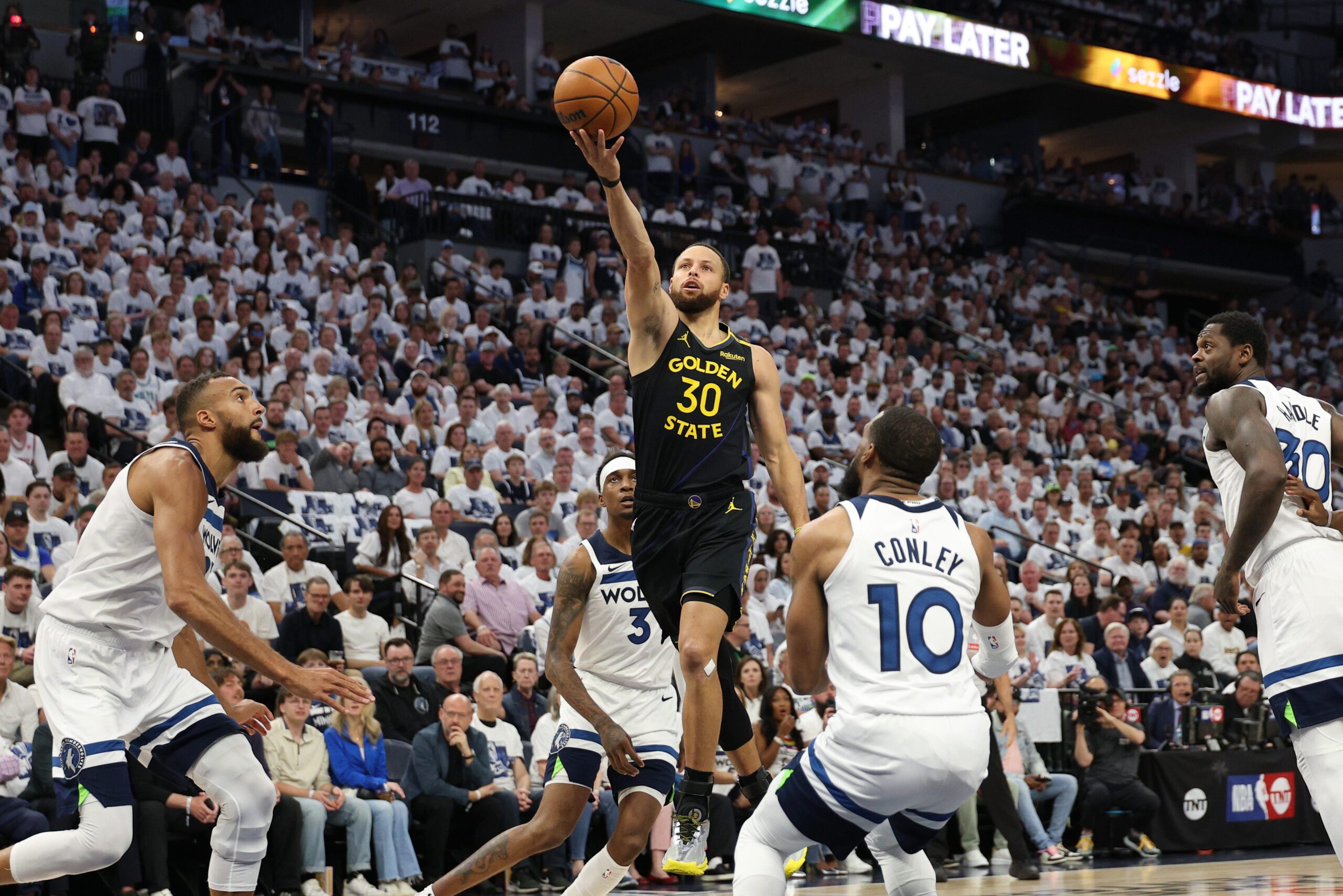 Stephen Curry, Warriors, Timberwolves, Sakatlık, Hamstring, Playofflar, Maç 2, Durum, Geri dönüş, Steve Kerr, Jimmy Butler, NBA
