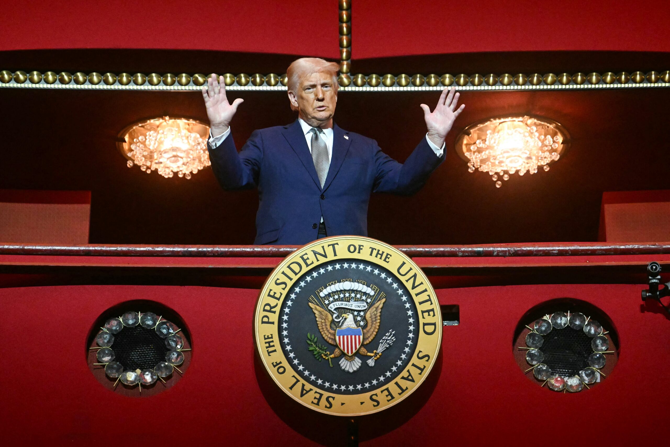 CNN, Kennedy Center, Donald Trump, Les Misérables, Joe Borelli, Boykot, Performans, Sanat, Politika, Kültür, Richard Grenell, Drag Show, Hamilton, Issa Rae, New York City Council, Haberler, Amerikan Jewel
