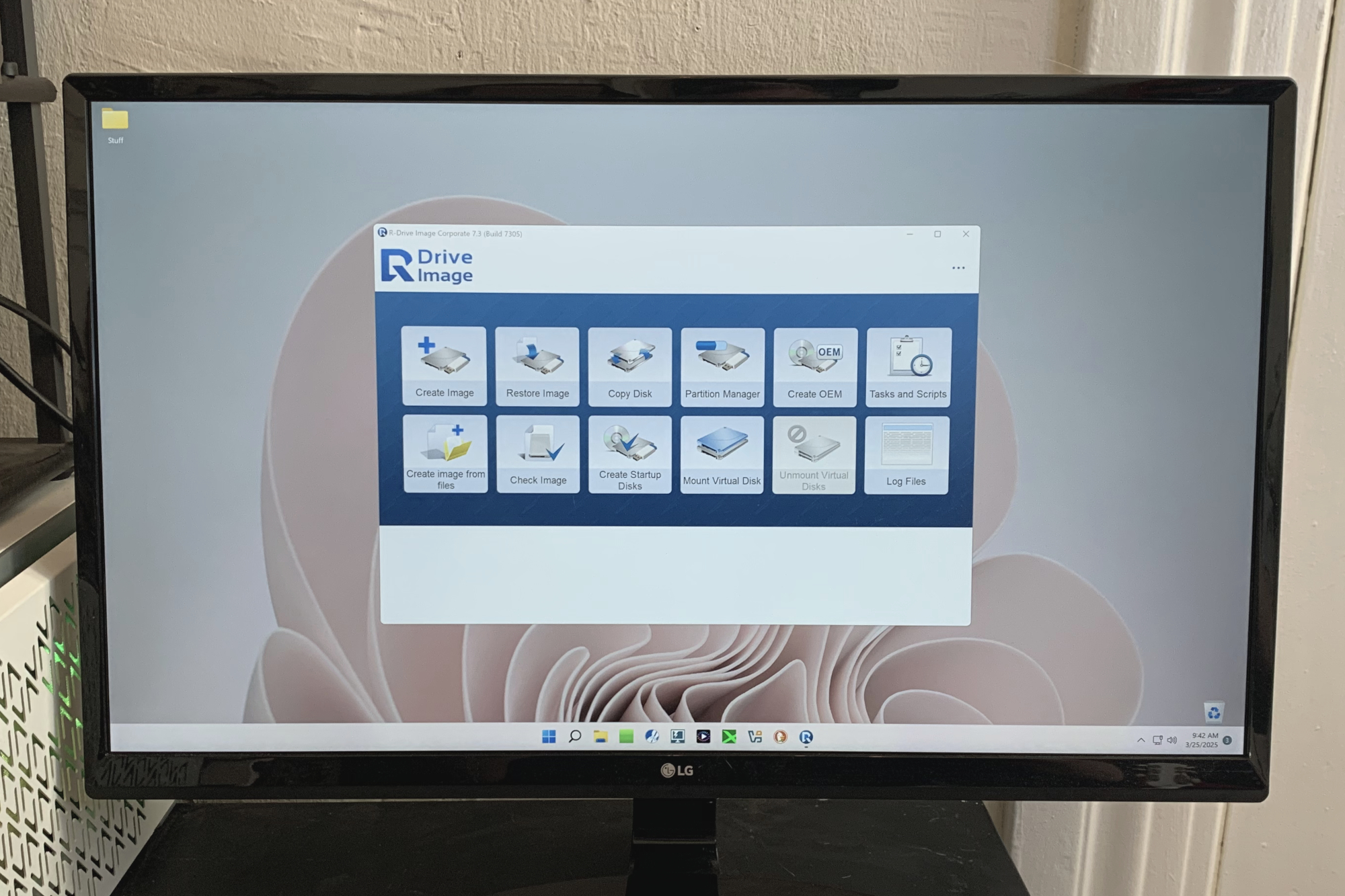 r-drive image, yedekleme yazılımı, disk görüntüleme, veri kurtarma, bulut depolama, amazon s3, microsoft azure, google cloud, dropbox, onedrive, vhd, vhdx, vmware, bölüm düzenleme, önyüklenebilir kurtarma diski, görev zamanlama, komut satırı, dosya yedekleme, dizin yedekleme, bölüm yedekleme, disk yedekleme, veri bütünlüğü, inceleme, inceleme makalesi, en iyi yedekleme yazılımı, güvenilir yedekleme, felaket kurtarma, veri güvenliği, r-tt, jon jacobi, yedekleme özellikleri, yedekleme seçenekleri, veri koruma
