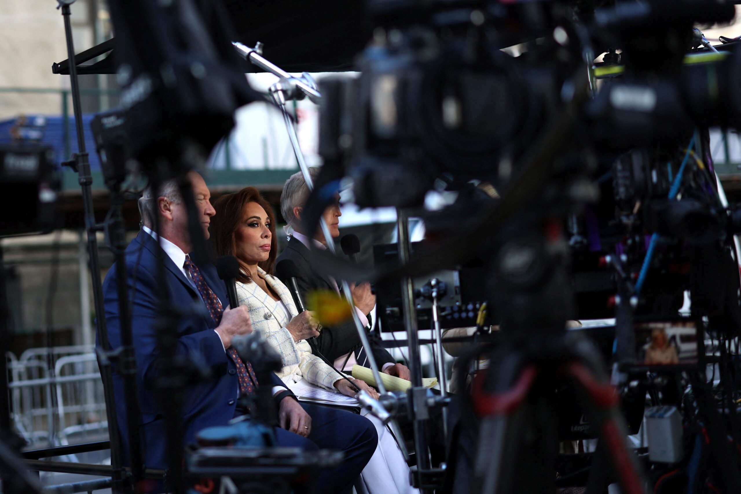 Jeanine Pirro, Donald Trump, ABD Savcısı, Washington D.C., Ed Martin, Fox News, Truth Social, Atama, Senato, Adalet Bakanlığı, Silahlandırma Çalışma Grubu, Af Avukatı, Eleştiriler, Emily Peterson-Cassin, Demand Progress, Tecrübe, Siyasi geçmiş, Westchester Bölgesi, Seçimler, The Five, Sean Hannity, Ilhan Omar, Smartmatic, Dava, 2020 Seçimleri.
