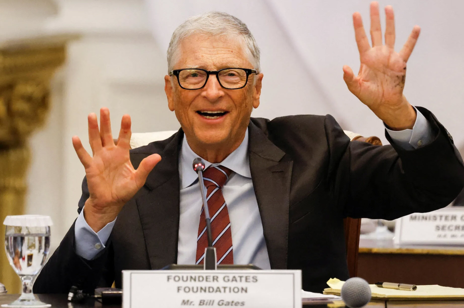 Bill Gates, Bill Gates Vakfı, hayırseverlik, bağış, milyarder, Warren Buffett, Andrew Carnegie, zenginlik, küresel yardım, yoksulluk, yapay zeka, sağlık teknolojisi, filantropi, servet dağıtımı, Melinda Gates, küresel sorunlar, yardım bütçesi, servet yönetimi, Mary Gates
