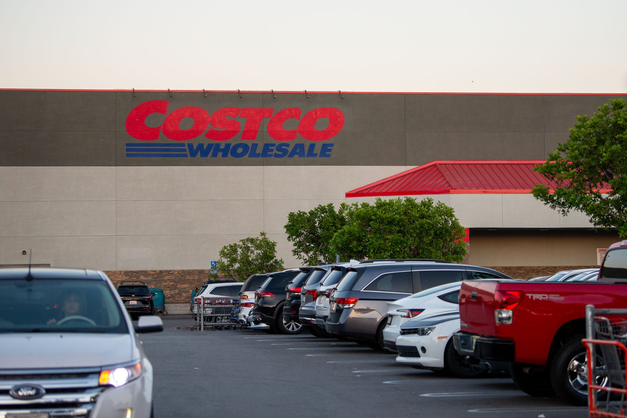 Costco, yeni mağazalar, açılışlar, depo, üyelik, indirim, toptan satış, uluslararası, Gary Millerchip, Ron Vachris, ABD, Puerto Rico, Issaquah, Washington, tüketici, alışveriş, perakende

