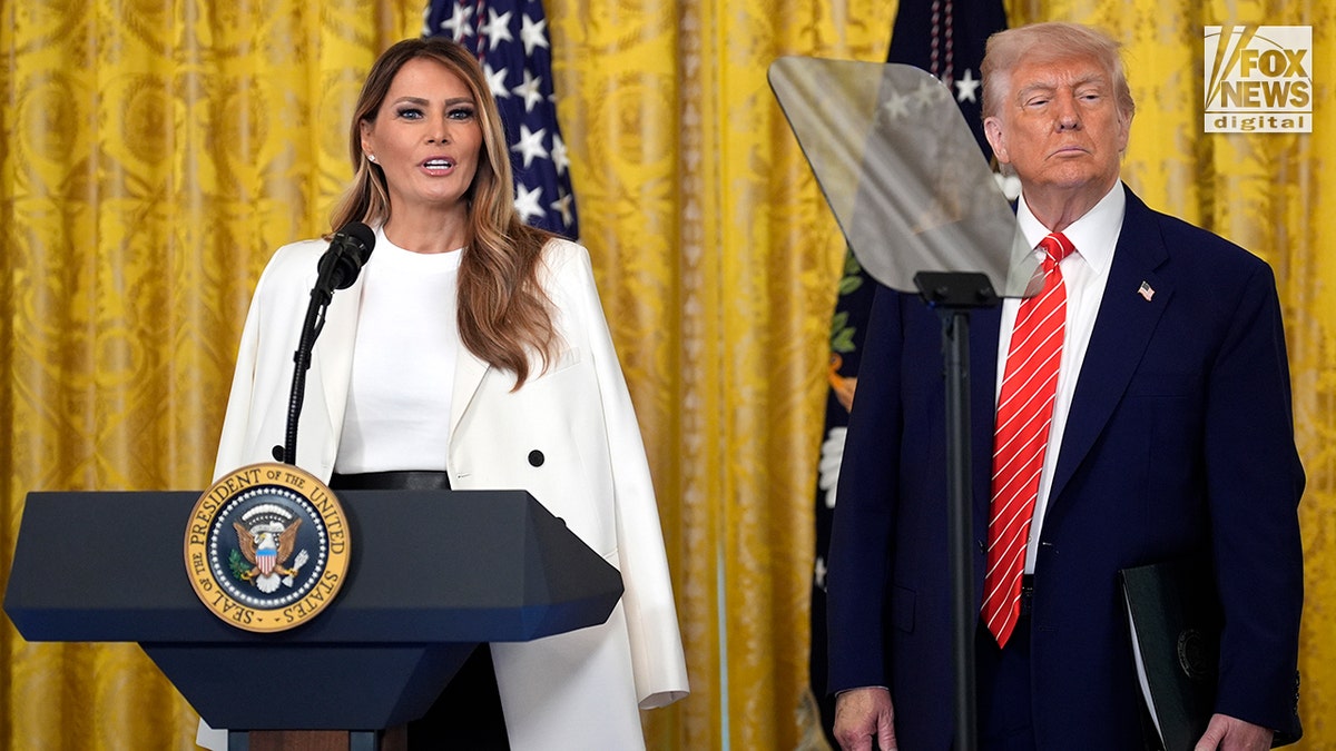 Here are some Turkish meta keywords for the article, separated by commas:

Anneler Günü, Beyaz Saray, Melania Trump, Donald Trump, Askeri Anneler, ABD Ordusu, Ordu, Deniz Kuvvetleri, Hava Kuvvetleri, Vatanseverlik, Aile, Askeri Aileler, Usha Vance, JD Vance, Karoline Leavitt, Pam Bondi, Joni Ernst, Claudia Tenney, Askerlik Kayıtları, Executive Order, Covid-19 Aşısı, Eğitim Özgürlüğü, Fox News
