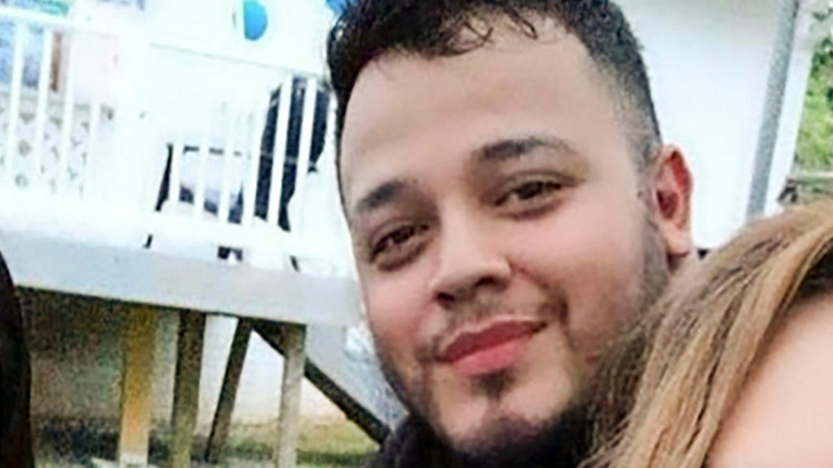 Kilmar Abrego Garcia, Trump Yönetimi, Göçmenlik, MS-13, Sınır Dışı, İç Güvenlik Bakanlığı, Dışişleri Bakanlığı, Adalet Bakanlığı, Federal Yargıç, Dava, Delil Toplama, Beyaz Saray, Devlet Sırrı Ayrıcalığı, Kristi Noem, El Salvador, Terörist, İnsan Kaçakçısı, Kadın Dövücü
