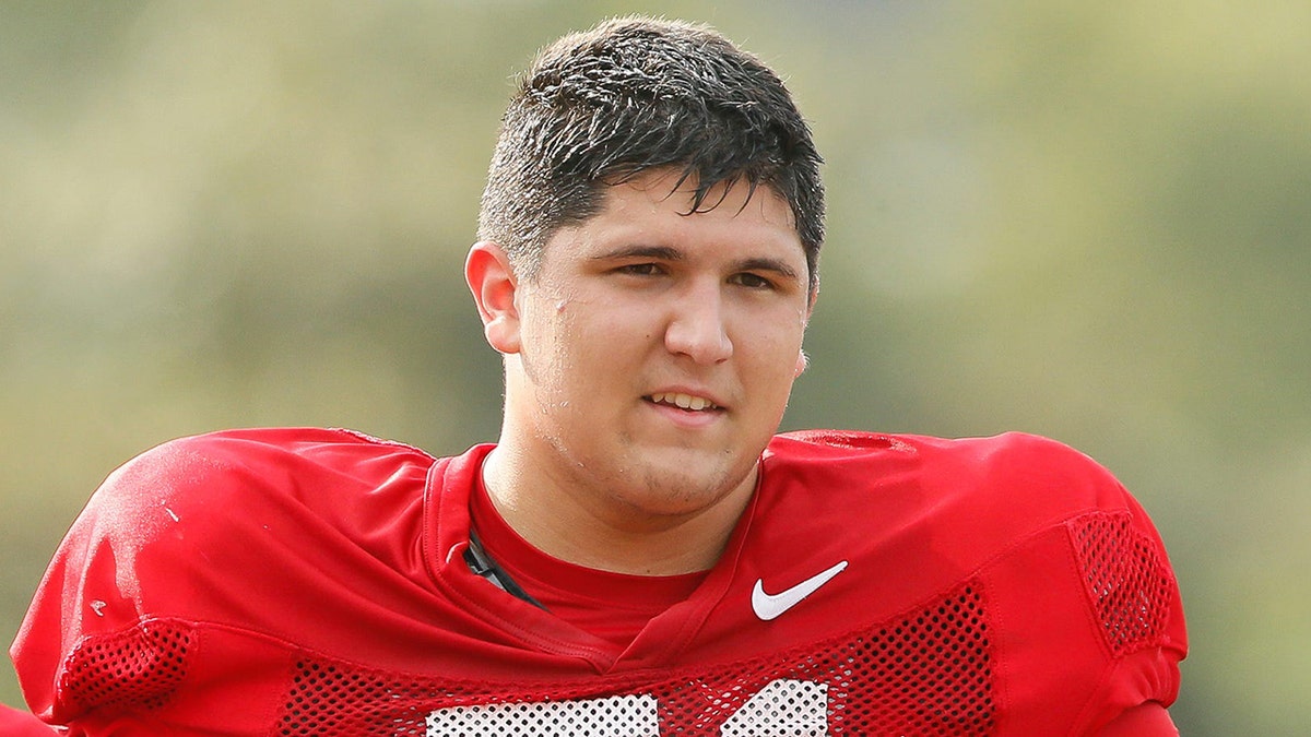 Ben Christman, UNLV, Kentucky, Ohio State, Üniversite futbolu, Offensive lineman, Ölüm, Kardiyak aritmi, Kardiyomiyopati, Kalp rahatsızlığı, Dan Mullen, Urban Meyer, Haberler, Spor, Futbolcu, Vefat, Clark County Coroners Office, Ben Christman ölüm nedeni, UNLV futbol, Kentucky futbol, Ohio State futbol, Sporcu ölümü, Genç yaşta ölüm, Kalp krizi, Spor haberleri, Fox News, Ryan Gaydos
