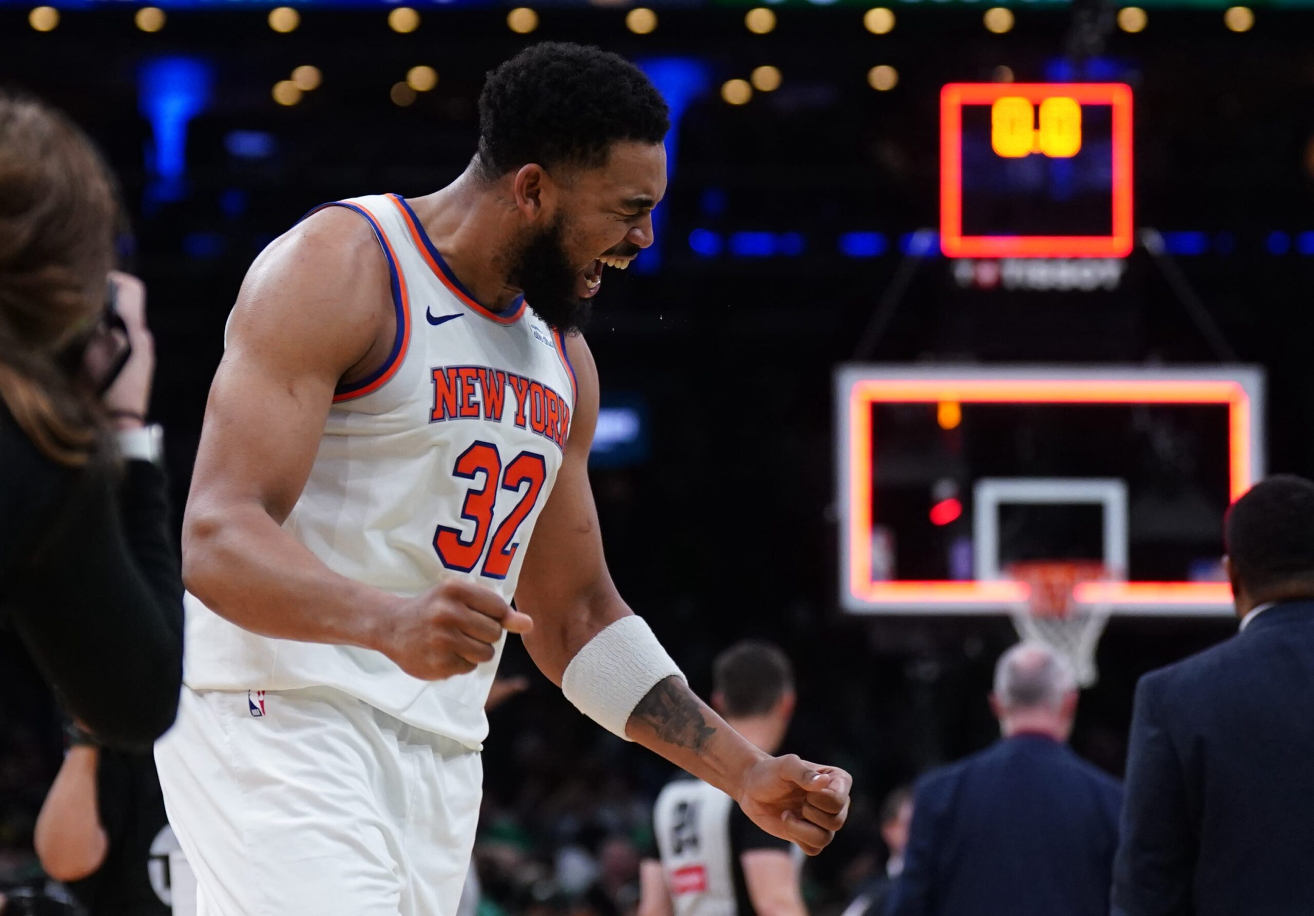 NBA, Playofflar, Geri dönüş, Maç analizi, Oklahoma City Thunder, Memphis Grizzlies, New York Knicks, Boston Celtics, Denver Nuggets, Indiana Pacers, Cleveland Cavaliers, Tyrese Haliburton, Karl-Anthony Towns, Rick Carlisle, Mark Daigneault, David Adelman, Josh Hart, Savunma, Hücum, Dördüncü çeyrek, Kilit anlar, İstatistikler, Elias Sports Bureau
