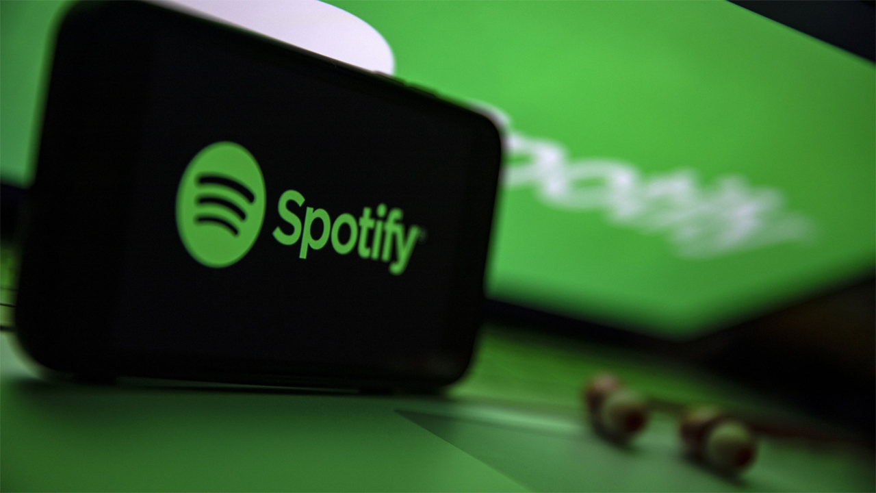 Spotify, Premium, müzik, çalma listesi, yenilikler, özellikler, arayüz, kullanıcı deneyimi, çalma sırası, shuffle, tekrar, uyku zamanlayıcısı, şarkı gizleme, erteleme, öneri, düzenleme, içerik yönetimi, Jam, AI çalma listesi, yapay zeka, abonelik
