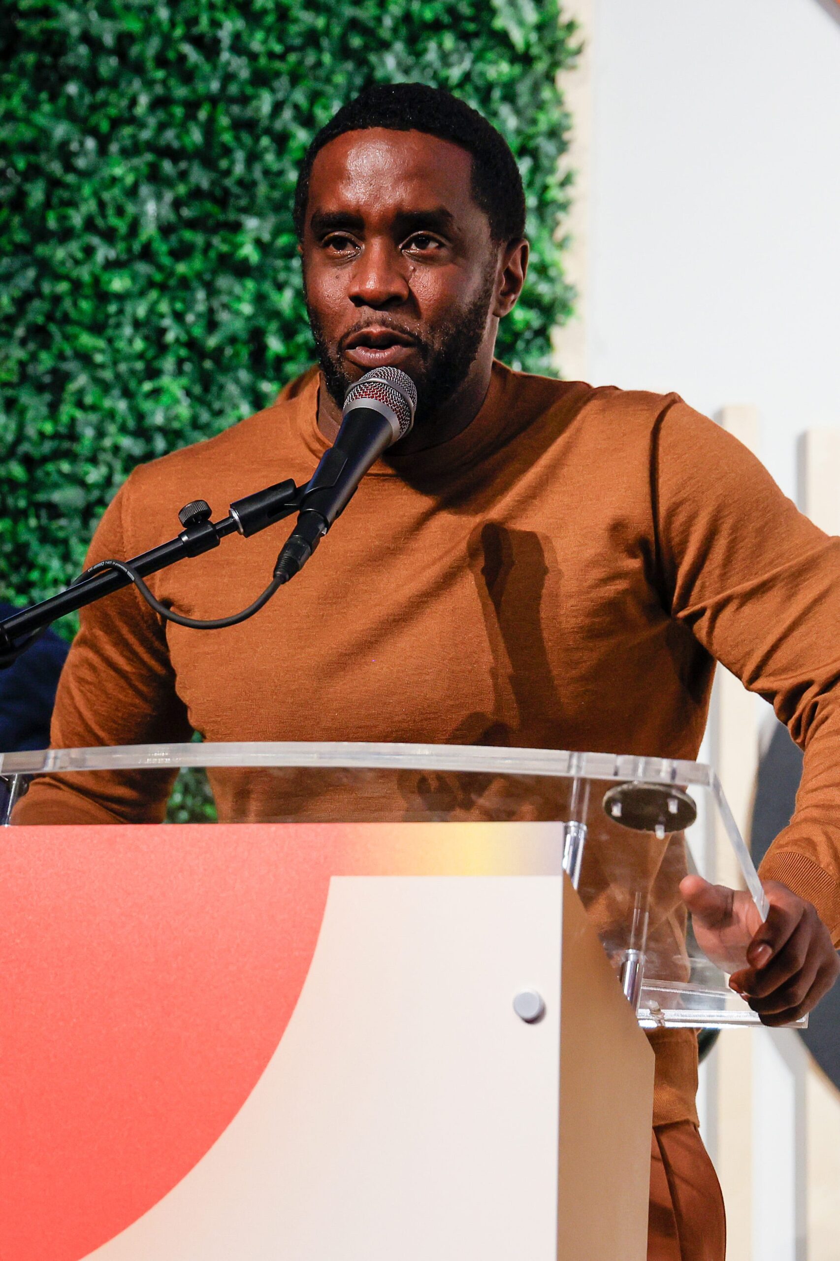 Sean Diddy Combs, Dava, Cinsel İstismar, İnsan Ticareti, Şiddet, Ünlüler, Kültürel Etki, Travma, Mağdurlar, Cinsel Şiddet, Medya, Toplumsal Algı, Akıl Sağlığı, 