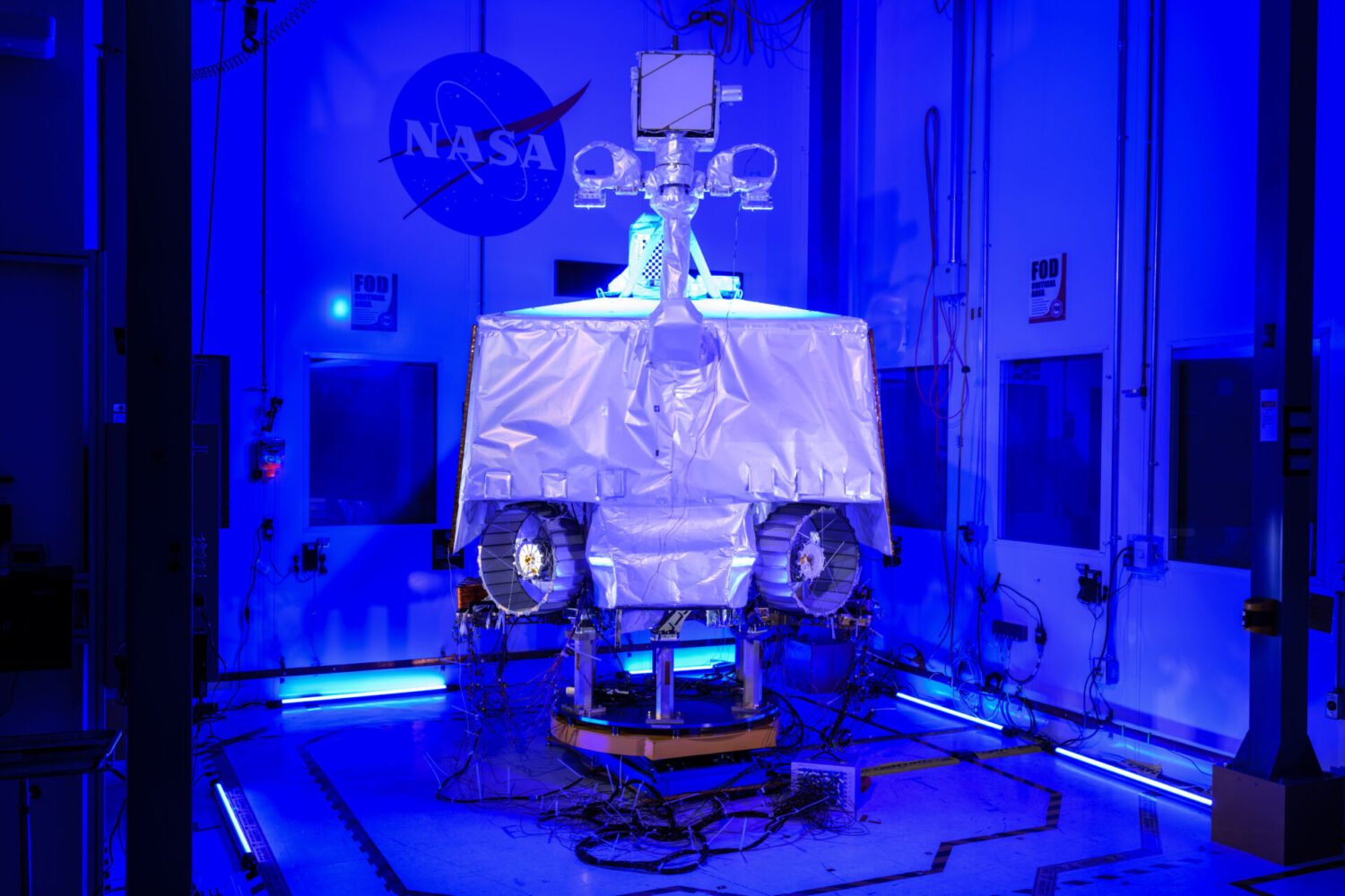 NASA, VIPER, Ay, su buzu, Güney Kutbu, keşif, robot, görev iptali, özel sektör, ortaklık, Lunar Volatiles Science Partnership, duyuru, Nicky Fox, Science Mission Directorate, Moon to Mars, erteleme, tedarik zinciri, ticari yük, demontaj, bilim topluluğu, Intuitive Machines, maliyet, bütçe, strateji
