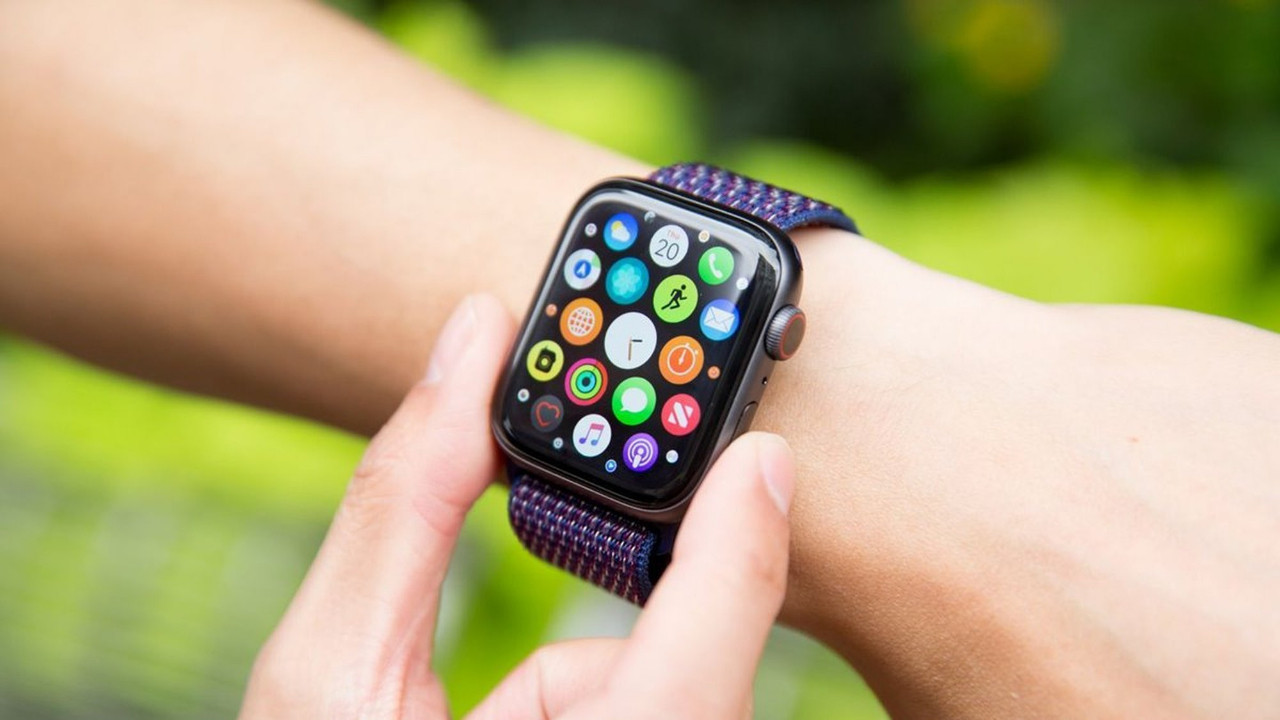 Apple Watch, akıllı saat, giyilebilir teknoloji, satış düşüşü, Apple, 2024, 2023, 2021, sağlık özellikleri, fitness özellikleri, inovasyon, rekabet, pazar trendleri, kullanıcı yorumları, yeni modeller, tasarım, fonksiyonellik, sanal gerçeklik, yapay zeka, wearable teknoloji pazarı, Apple Watch satışları, akıllı saat pazarı, yorumlar
