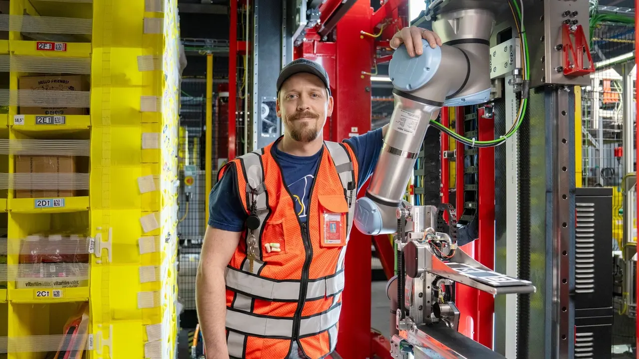 Amazon, Vulcan, robot, yapay zeka, depo otomasyonu, dokunsal robot, kuvvet sensörleri, lojistik, otomasyon, insan-robot işbirliği, depo robotları
