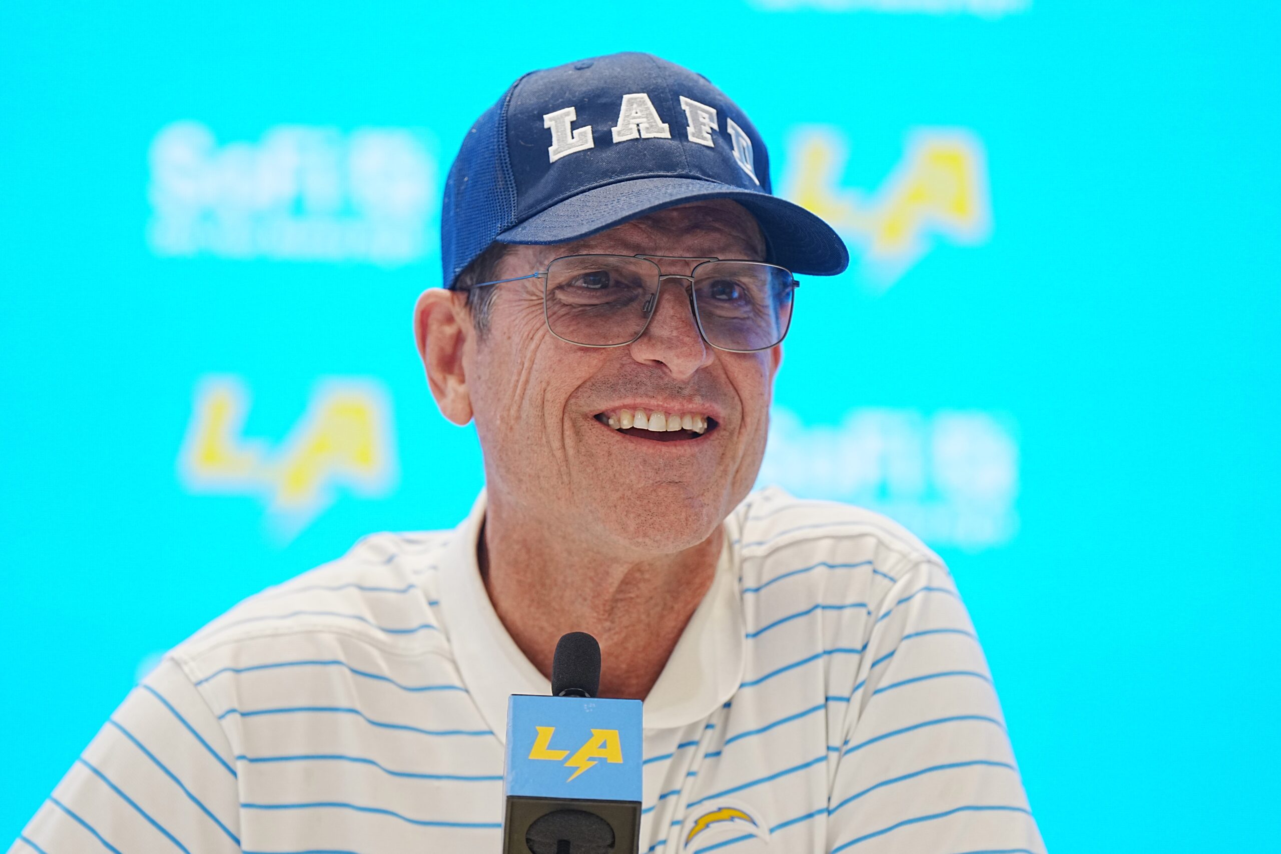 Los Angeles Chargers, Jim Harbaugh, Antonio Gates, NFL, rookie minicamp, draft picks, undrafted free agents, evaluations, altın arama, diamonds, gems, Pro Football Hall of Fame, Omarion Hampton, Tre Harris, Justin Herbert, Kansas City Chiefs, AFC West
