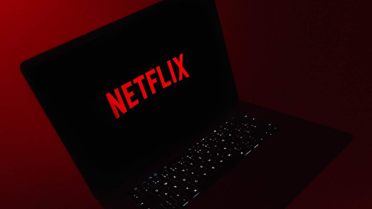 Netflix, interaktif içerik, Black Mirror: Bandersnatch, Unbreakable Kimmy Schmidt: Kimmy vs. the Reverend, interaktif yapımlar, Netflix kaldırma, içerik silme, kullanıcı arayüzü, platform güncellemesi, film, dizi, interaktif film, interaktif dizi, seçimli içerik, 2025, May 12, Netflix kararları, içerik stratejisi, izleyici deneyimi
