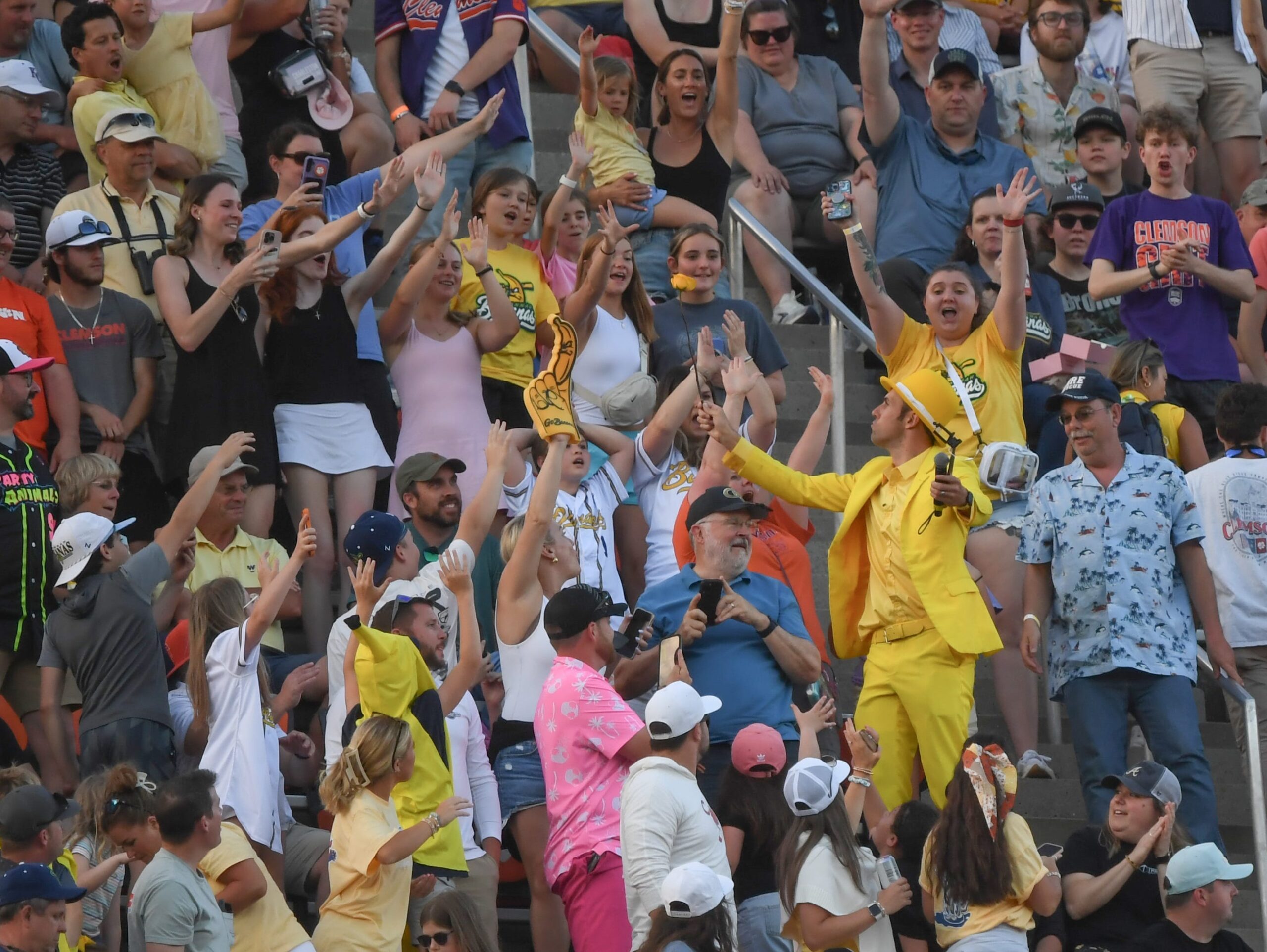 Savannah Bananas, Nashville, Nissan Stadium, Banana Ball, Biletler, 10 Mayıs, Parti Hayvanları, Beyzbol, Etkinlik, Tur, StubHub, Fiyatlar, NFL Stadyumu, MLB Stadyumu, Clemson Memorial Stadium, Harlem Globetrotters

