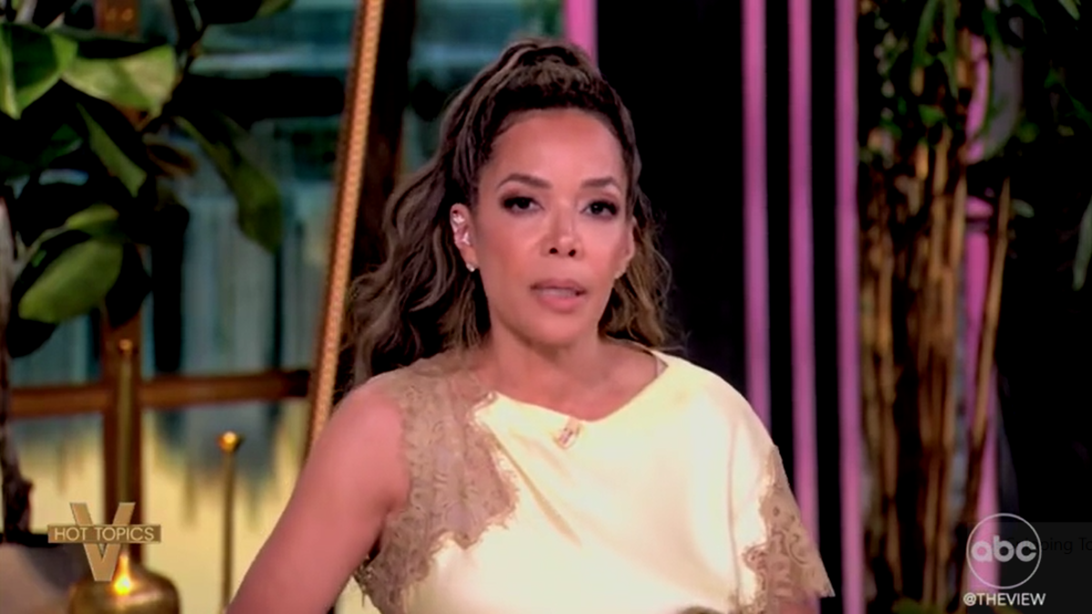 Papa Leo XIV, Sunny Hostin, The View, LGBTQ+ topluluğu, Katolik Kilisesi, Papa Francis, Kardinal Robert Prevost, LGBT hakları, toplumsal cinsiyet ideolojisi, Ana Navarro, dini liderlik, eşcinsel yaşam tarzı, alternatif aileler, eşcinsel evlilik, hoşgörü, kapsayıcılık
