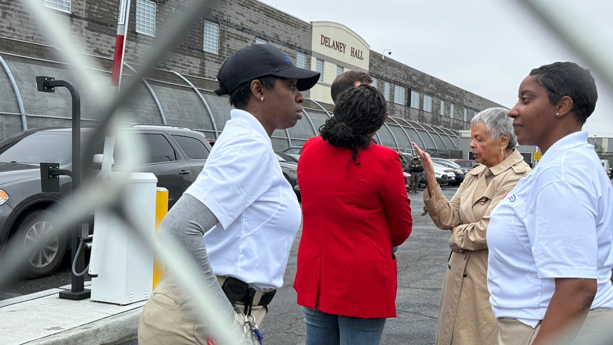 Beyaz Saray, Demokratlar, yasa dışı göçmenler, Amerikan vatandaşları, ICE, gözaltı merkezi, New Jersey, Rob Menendez Jr., Bonnie Watson Coleman, LaMonica McIver, Ras Baraka, sınır, protesto, GEO Group, güvenlik, kaçakçılık, sınır güvenliği
