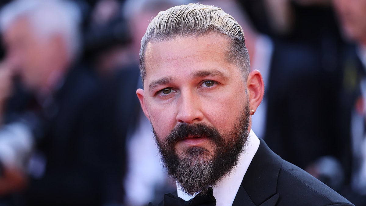 Şia LaBeouf, Alec Baldwin, Orphans, Broadway, Hollywood, Kavga, Pişmanlık, Rehabilitasyon, Al Pacino, Mel Gibson, Sean Penn, James Brolin, Bağımlılık, Katoliklik, İtiraflar, Ünlüler, Hollywood Reporter, Henry Johnson, FKA Twigs, Taciz İddiaları
