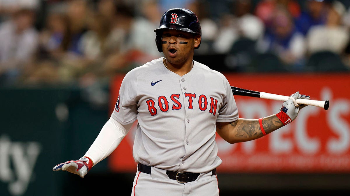 Rafael Devers, Red Sox, Triston Casas, Craig Breslow, Alex Cora, Beyzbol, MLB, Sözleşme, Pozisyon Değişikliği, Serbest Oyuncu, Sakatlık, DH, Birinci Üs, Genel Menajer, Tartışma, New York Post, Fox News, Spor