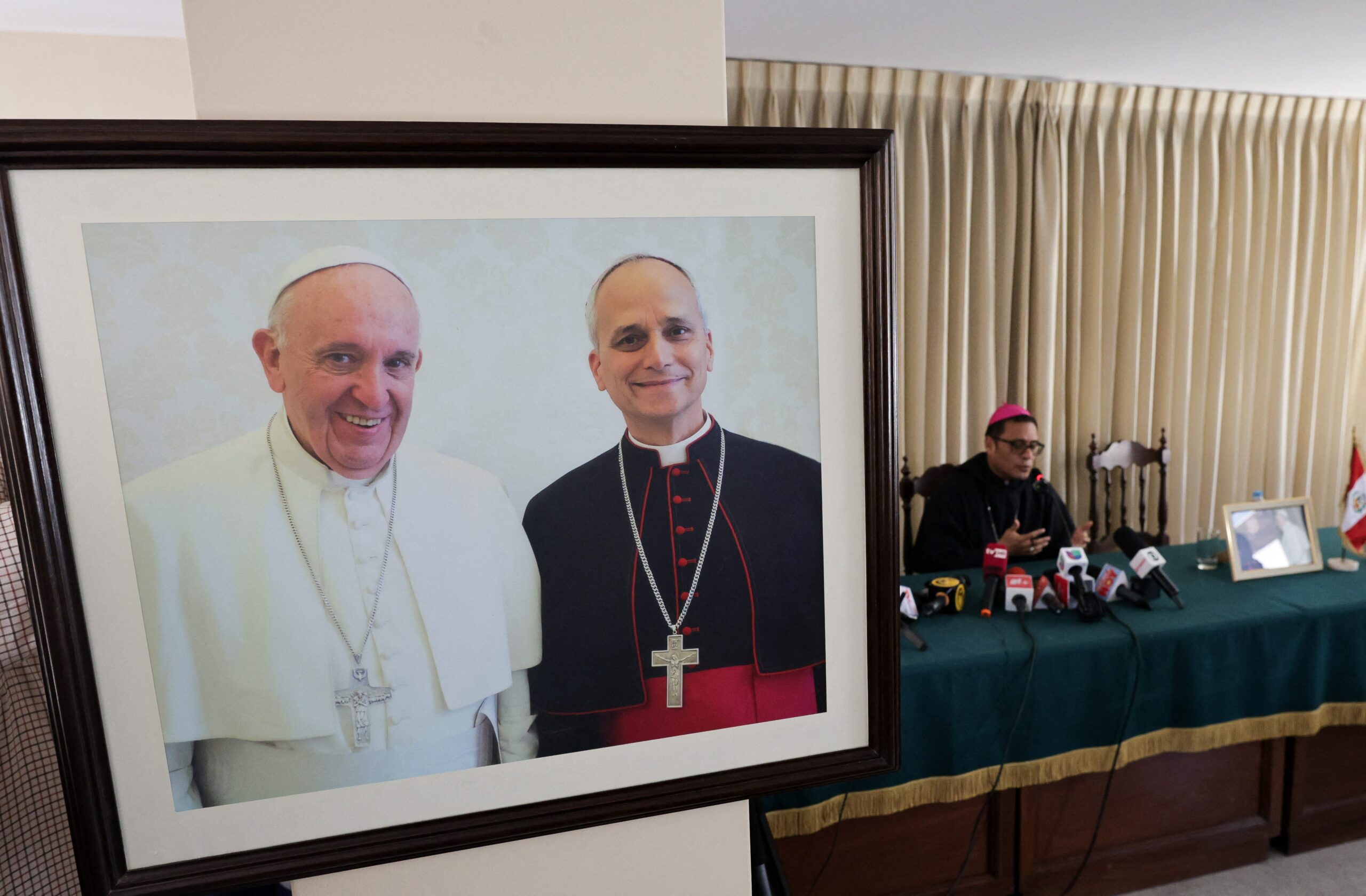 LGBTQ+, Papa Leo XIV, Papa Francis, Katolik Kilisesi, Yeni Yollar Bakanlığı, Dignity USA, cinsel yönelim, eşcinsel evlilik, synodality, sosyal adalet, hoşgörü, kabul, din, inanç, LGBTQ+ hakları, Katolik, eşcinsellik, ayrımcılık, azınlıklar
