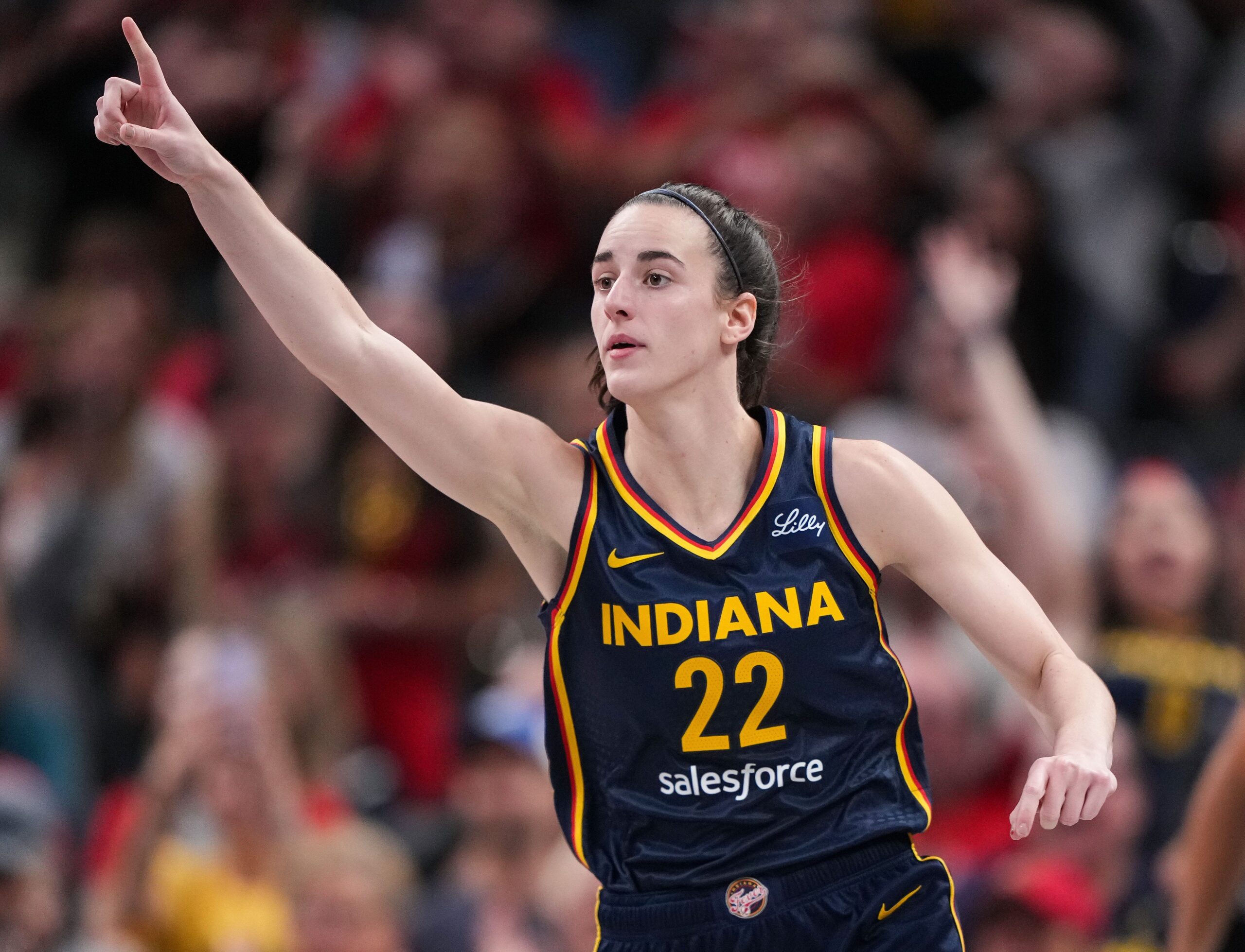Caitlin Clark, Indiana Fever, Atlanta Dream, WNBA, Ön Sezon, Basketbol, Kadın Basketbolu, Angel Reese, Chicago Sky, LeBron James, İzleyici, Reyting, Yayın Bilgileri, Maç Saati, 2025 WNBA Sezonu, Rookie of the Year, Aja Wilson, Nike AOne, Satış, Hız, Iowa Üniversitesi
