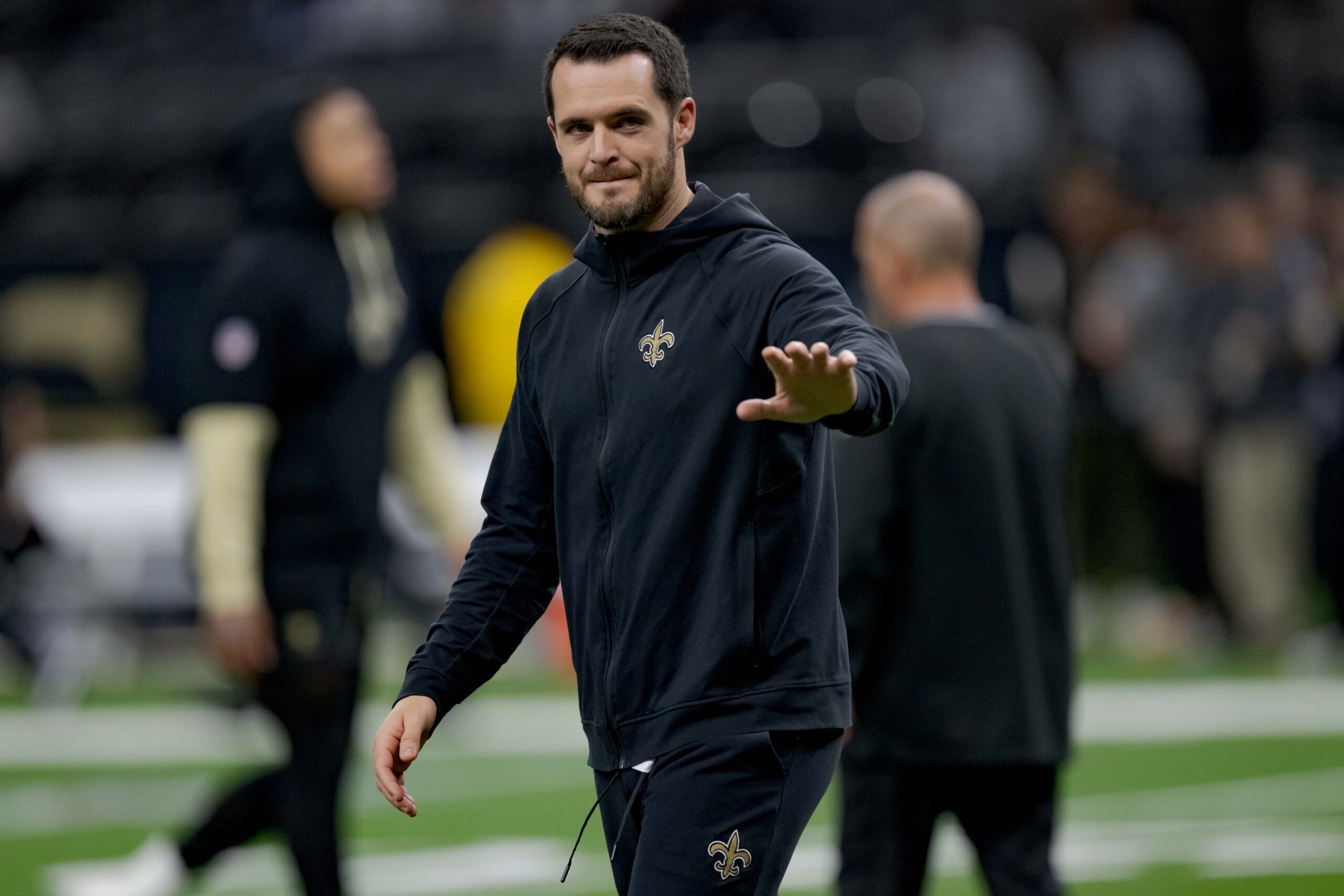 Derek Carr, emeklilik, NFL, New Orleans Saints, quarterback, omuz sakatlığı, labrum yırtığı, rotator manşet, dejeneratif değişiklikler, Heather Carr, profesyonel futbol, spor haberleri, Amerikan futbolu, sağlık sorunları, sakatlık, futbolcu emekliliği
