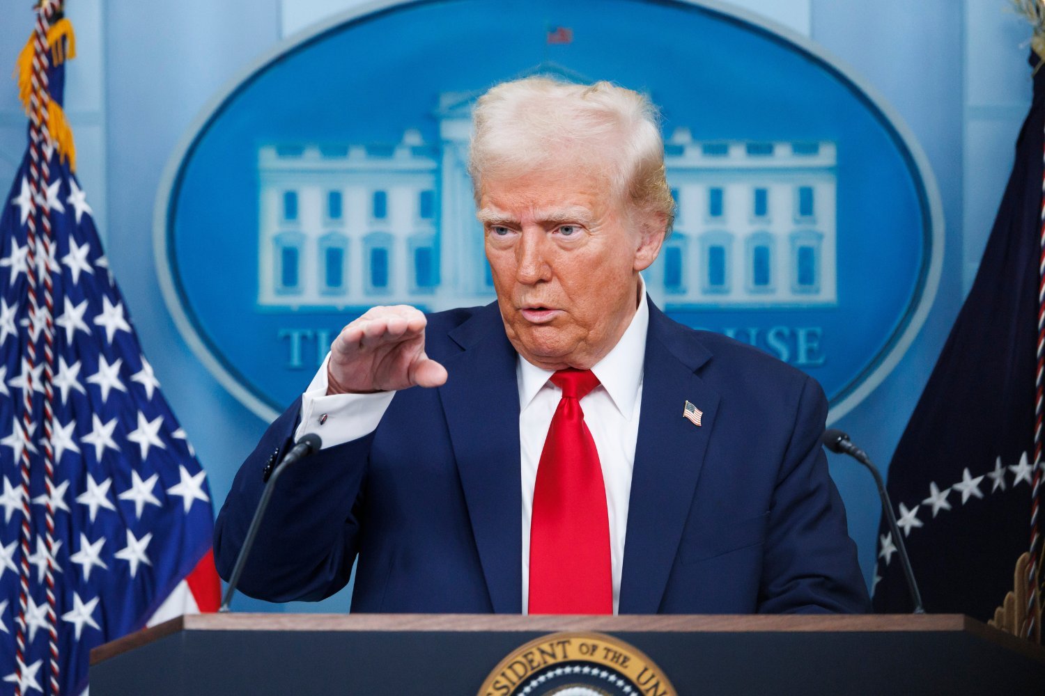 Donald Trump, enerji verimliliği, su kullanımı, hükümet verimliliği, Enerji Bakanlığı, su basıncı, enerji tasarrufu, çamaşır makineleri, bulaşık makineleri, enerji standartları, Congressional Review Act, EnerjiStar programı
