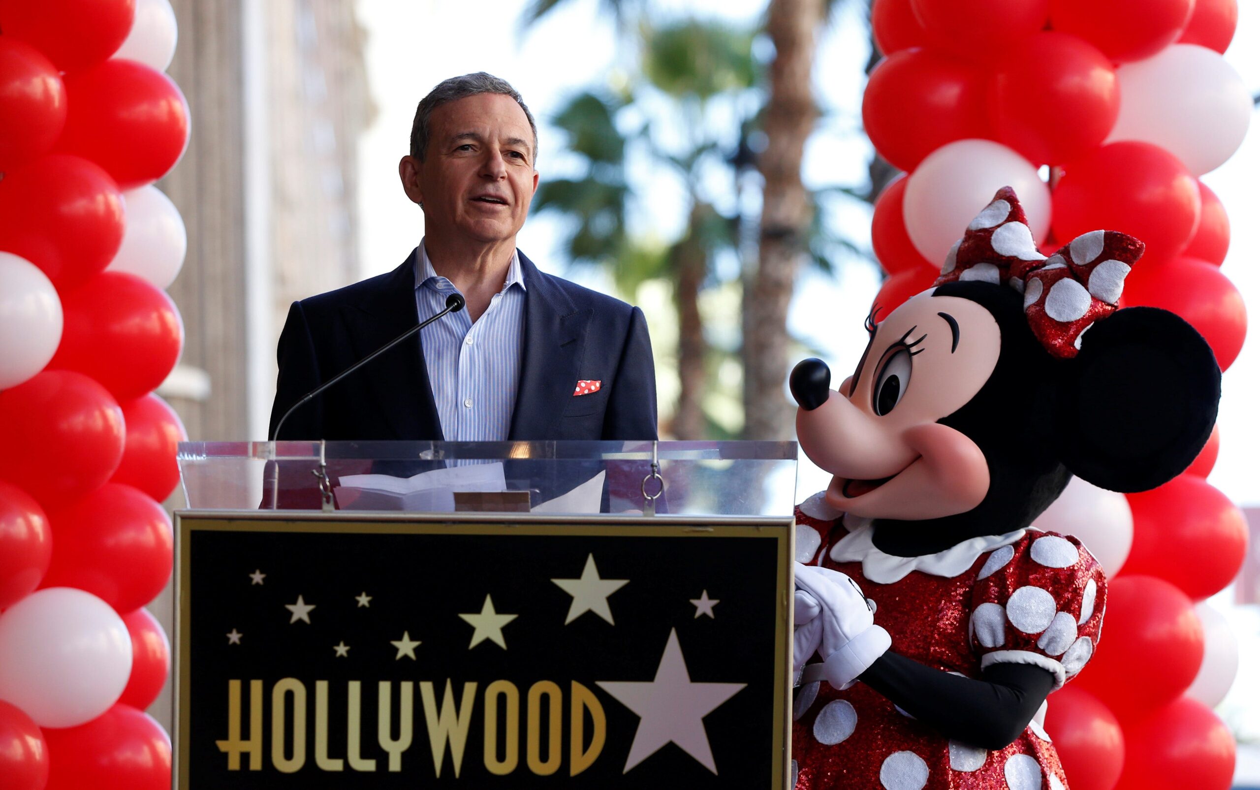 Bob Iger, Disney CEO, Ithaca College, Fahri Doktora, Mezuniyet Töreni, Monica Digilio, Jasmine Williams, Reginald Simmons Memorial Award, Iger-Bay Bursu, Anthony Cerracche Sr., La Jerne Terry Cornish, Ithaca College Mütevelli Heyeti
