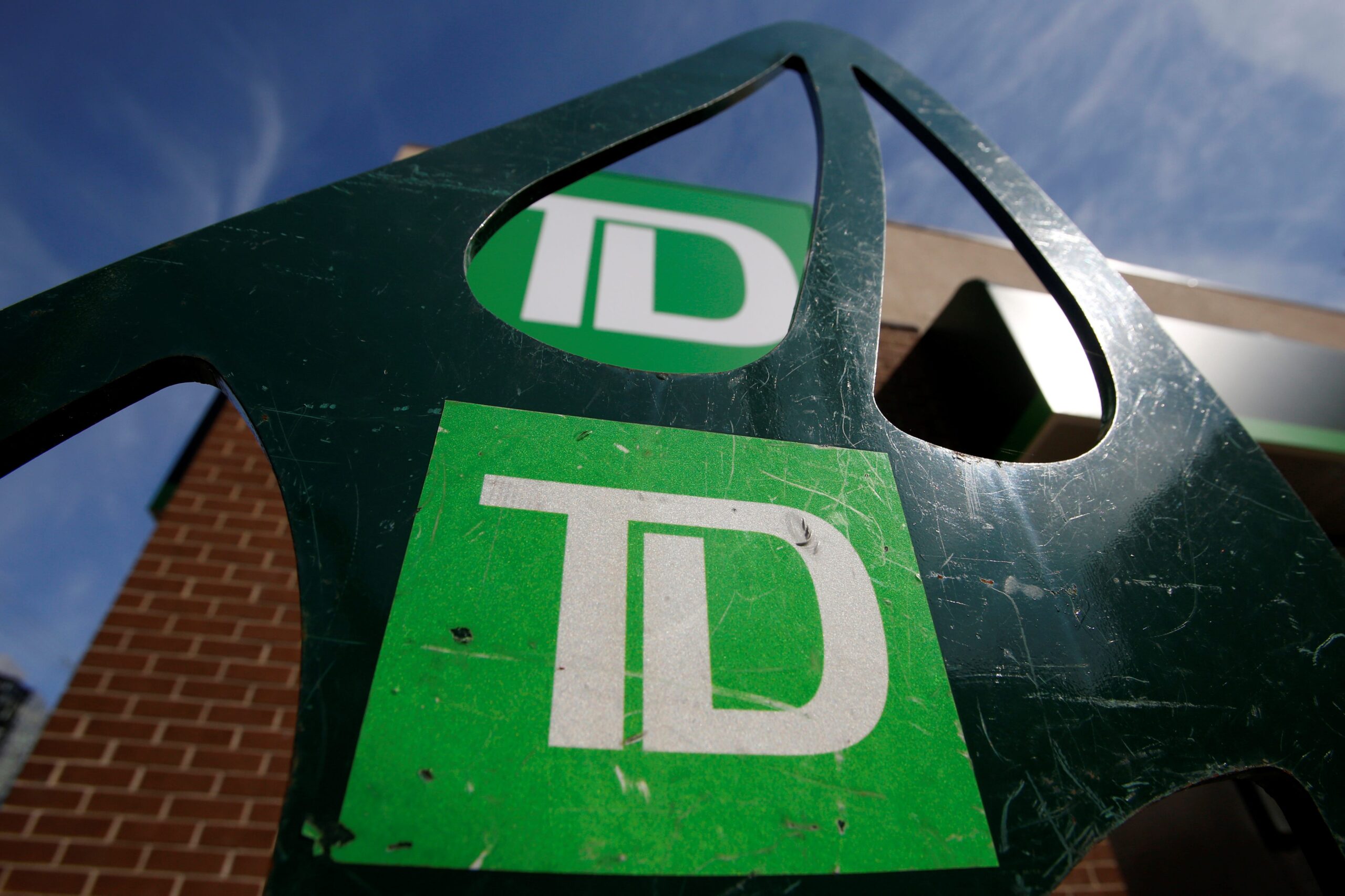 TD Bank, şube kapatma, para aklama, cezalar, Ray Chun, müşteri ihtiyaçları, dijital bankacılık, şube değerlendirmesi, mali suçlar, Banka Gizliliği Yasası, ABD Başsavcısı Merrick Garland, New Jersey, Brighton Beach, Jerome Avenue, Nubian Square
