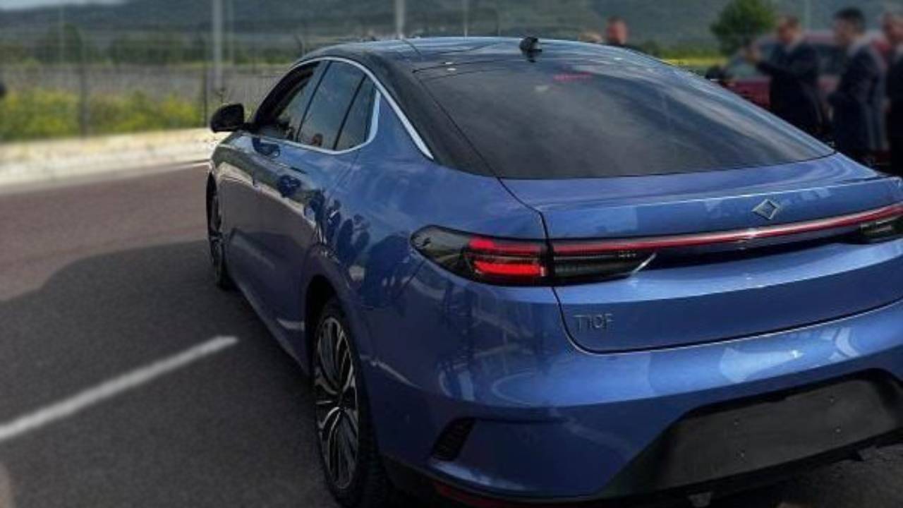Togg, T10F, yeni renk, fastback, elektrikli araç, otomobil, mavi, otomotiv, Türkiye, Togg T10F, elektrikli otomobil, otomobil renkleri, araba, otomobil piyasası, Türk otomobili
