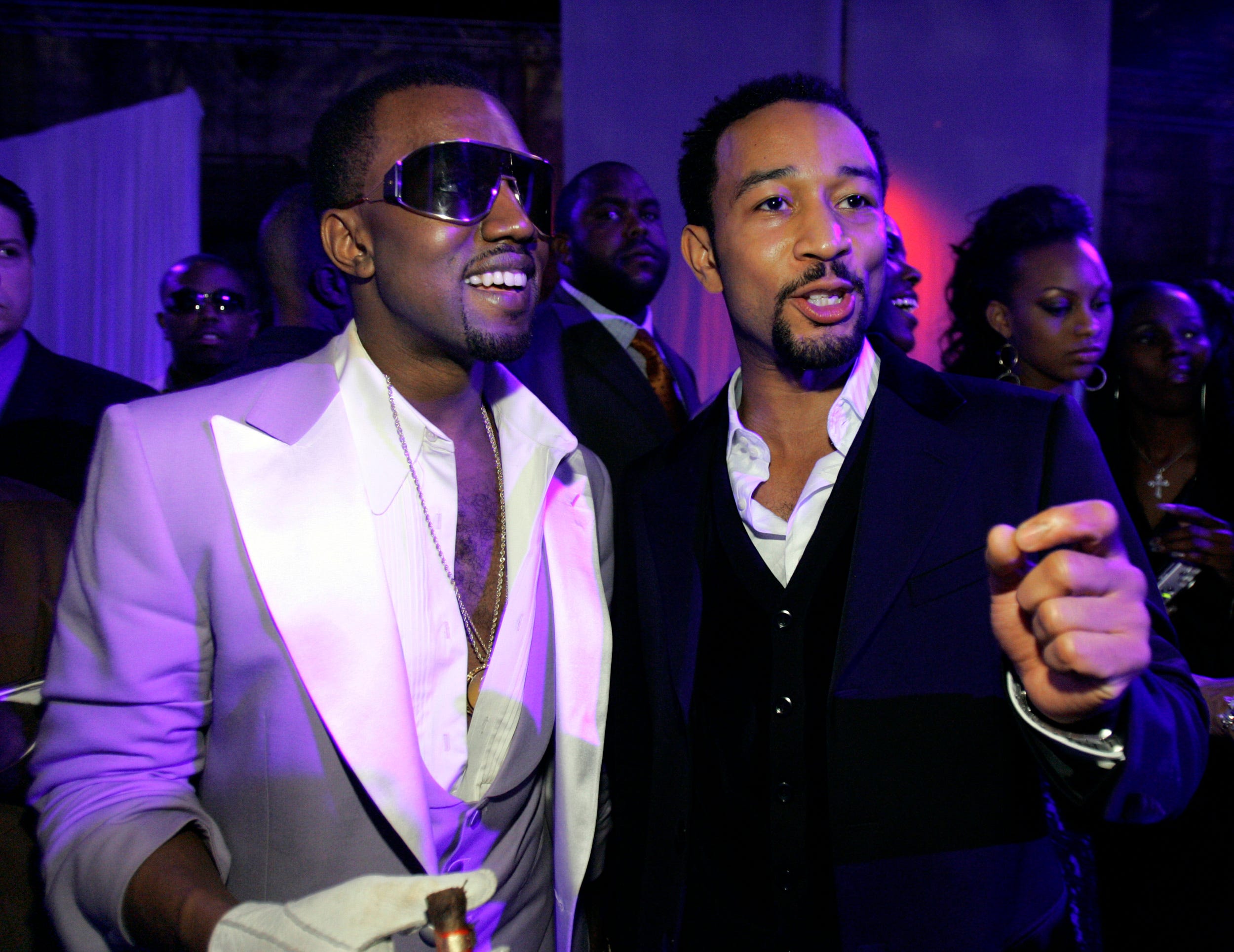 John Legend, Ye, Kanye West, anti-semitizm, anti-Siyahlık, Donald Trump, The College Dropout, Get Lifted, G.O.O.D. Music, Donda West, siyaset, ünlüler, anlaşmazlık, müzik, Drink Champs, The Times of London
