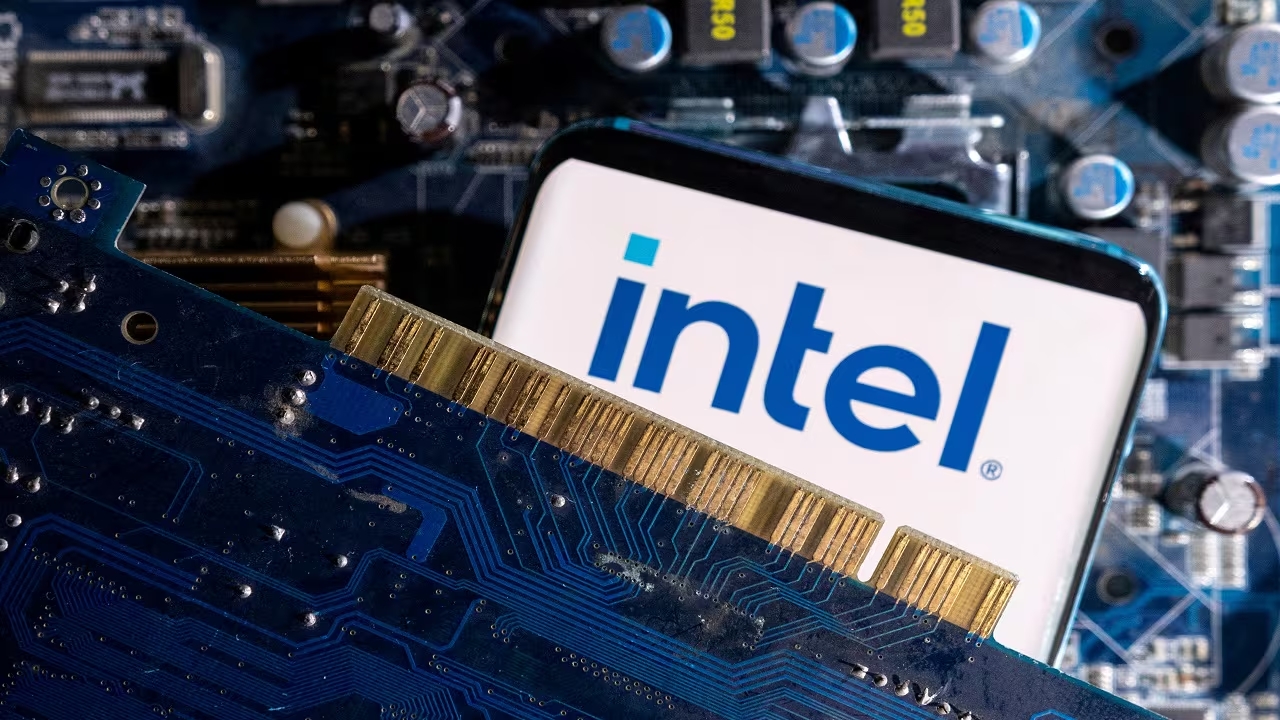 Intel, 18A üretim süreci, Microsoft, TSMC, Lip-Bu Tan, yarı iletken, çip üretimi, teknoloji, Google, Nvidia, IDM 2.0, üretim kapasitesi, SRAM yoğunluğu, enerji verimliliği, 2nm, N2, rekabet, stratejik hamle, çip ambalaj çözümleri, otomatik yarı iletken tasarımları
