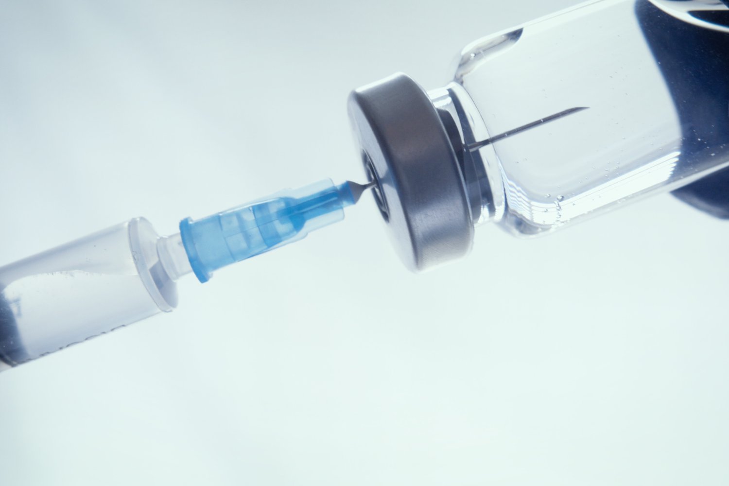 mRNA-1083, Moderna, kombine aşı, grip aşısı, COVID-19 aşısı, FDA onayı, Robert F. Kennedy Jr., aşı politikası, plasebo kontrollü denemeler, klinik çalışma, humoral bağışıklık, mRNA aşısı güvenliği, aşı geliştirme, aşı onayı süreci, Trump atamaları, antikorlar, enfeksiyon, mevsimsel aşılar, ilaç, politika, sağlık
