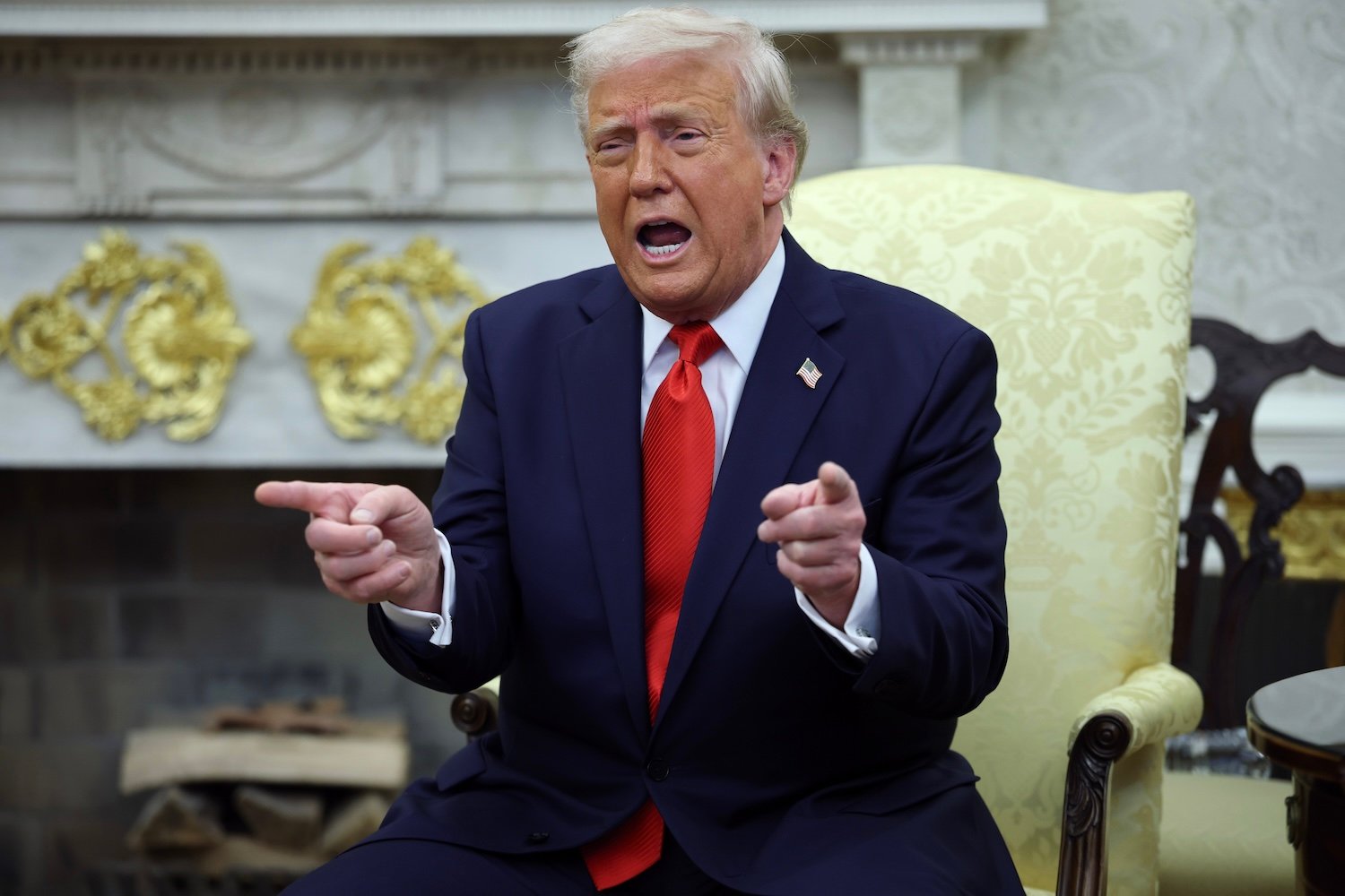 Here are some meta keywords for the article, considering the topics and likely search terms, translated into Turkish:

Donald Trump, Shira Perlmutter, ABD Telif Hakları Ofisi, Carla Hayden, Kongre Kütüphanesi, görevden alma, yapay zeka, telif hakkı, Elon Musk, fikri mülkiyet, veri madenciliği, adil kullanım, telif hakları raporu, Amerikan Hesap Verebilirlik Vakfı, Joe Morelle, politik bağışlar, kitap yasakları, Lizzo, James Madison, üç vuruş kuralı, internet korsanlığı, üretken yapay zeka, AI eğitimi, ticari hizmetler, sağcı örgütler
