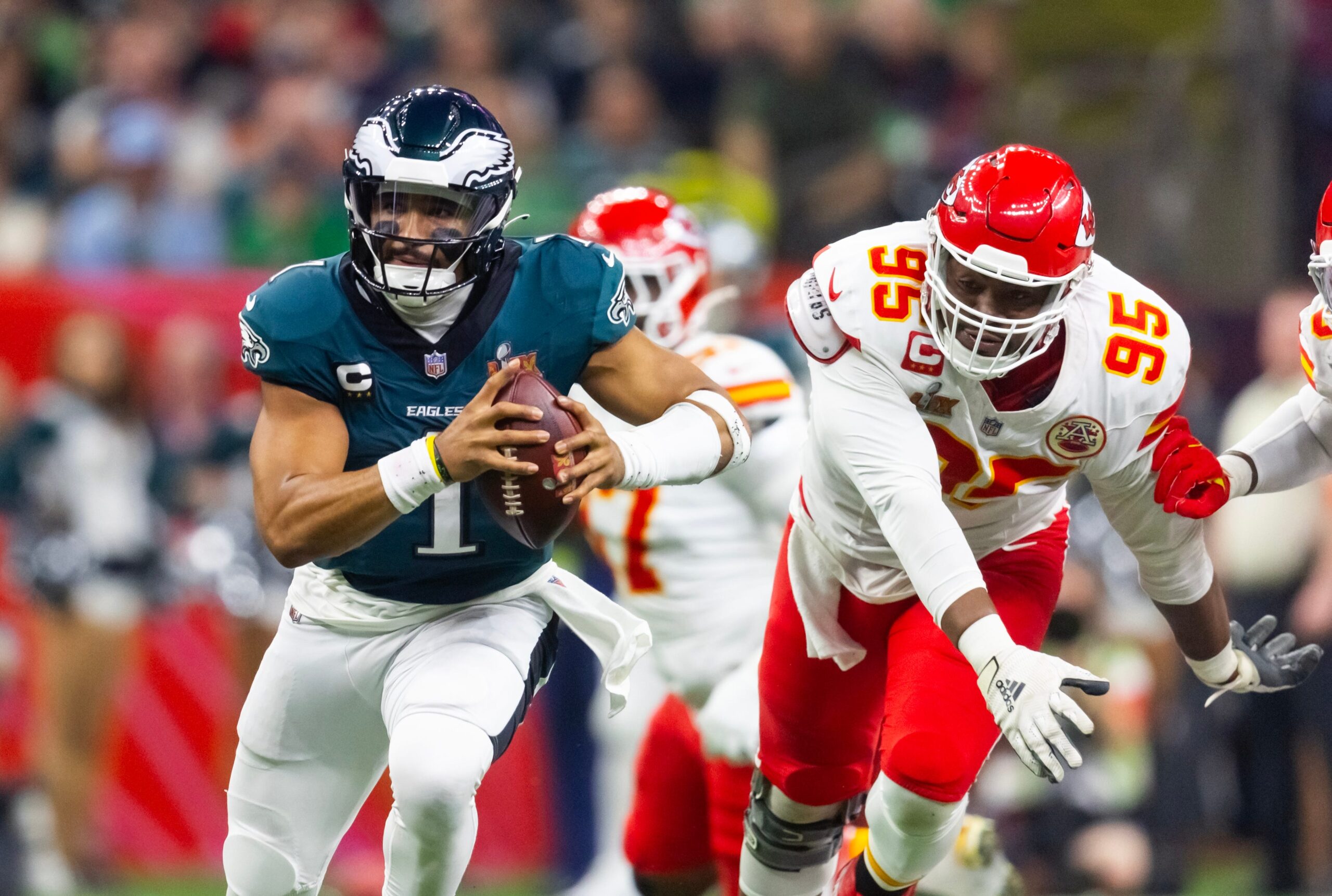 NFL, 2025 sezonu, maç takvimi, Super Bowl, play-off, Eagles, Chiefs, Bills, Ravens, Lions, Rams, Buccaneers, Commanders, Bears, yeni koçlar, George Pickens, Ben Johnson, Liam Coen, Kellen Moore, Aaron Glenn, Brian Schottenheimer, Lamar Jackson, Josh Allen, Patrick Mahomes, Jayden Daniels, Caleb Williams, MVP, şampiyonluk, fikstür, sezon açılışı, derbi, rekabet, meta analiz
