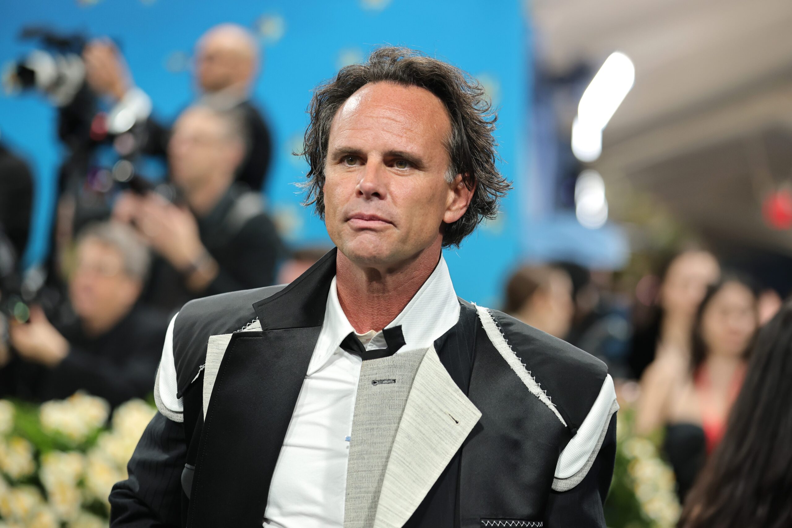 Walton Goggins, SNL, The White Lotus, Sex Symbol, Receding Hairline, Mothers Day, Cecily Strong, Aimee Lou Wood, Hollywood, Komedi, TV, Mizah, Televizyon, Ünlü, Şov, Magazin, Haber, Eğlence, Popüler Kültür
