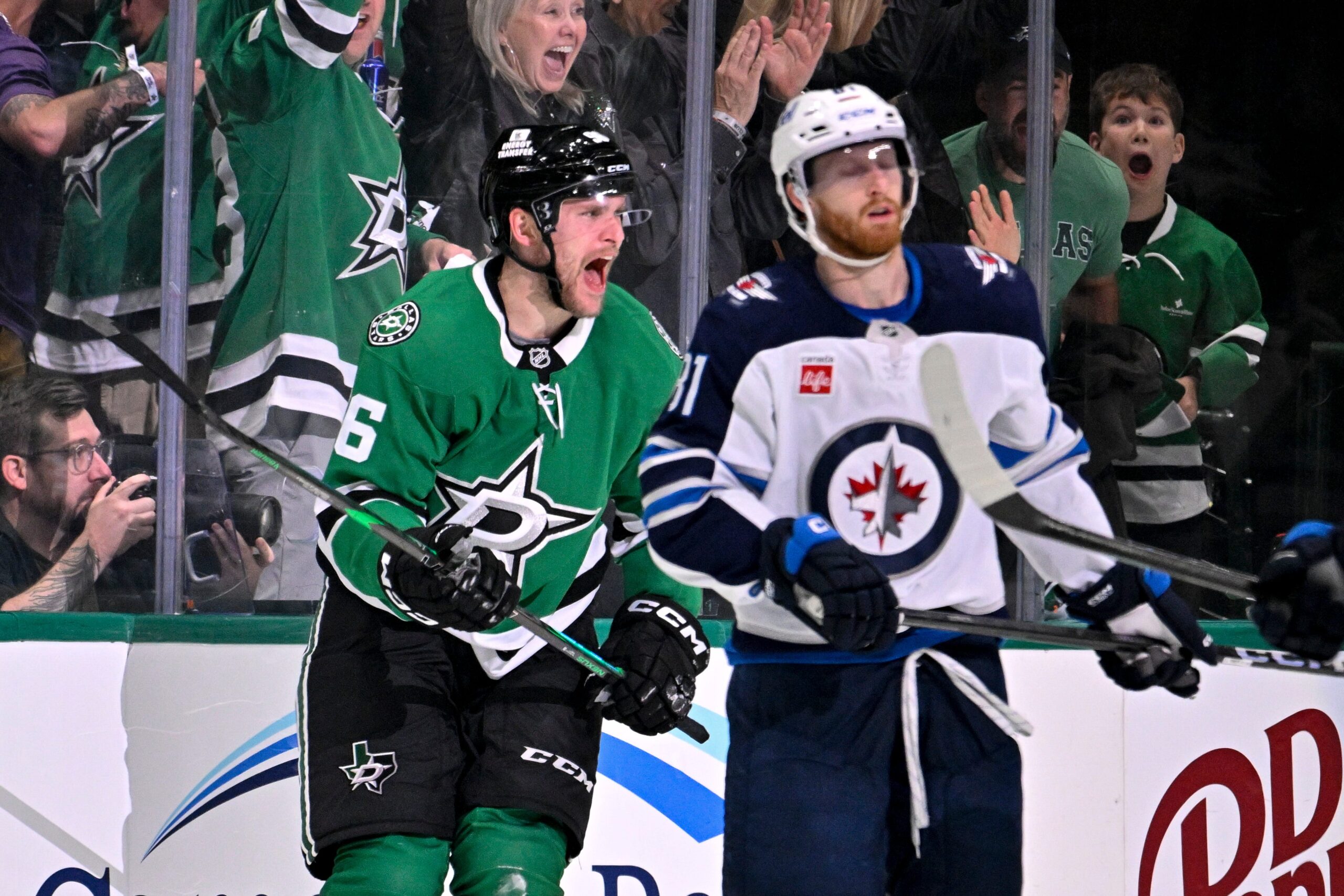 Dallas Stars, Winnipeg Jets, Stanley Cup playoffs, Alexander Petrovic, Mikko Rantanen, Roope Hintz, Thomas Harley, Wyatt Johnston, Jake Oettinger, Kyle Connor, Nino Niederreiter, Connor Hellebuyck, Game 3, Western Conference semifinals, NHL playoffs, hockey, playoff series, goal, assist, skor, takım, maç, Amerika Birleşik Devletleri, playoff takvimi
