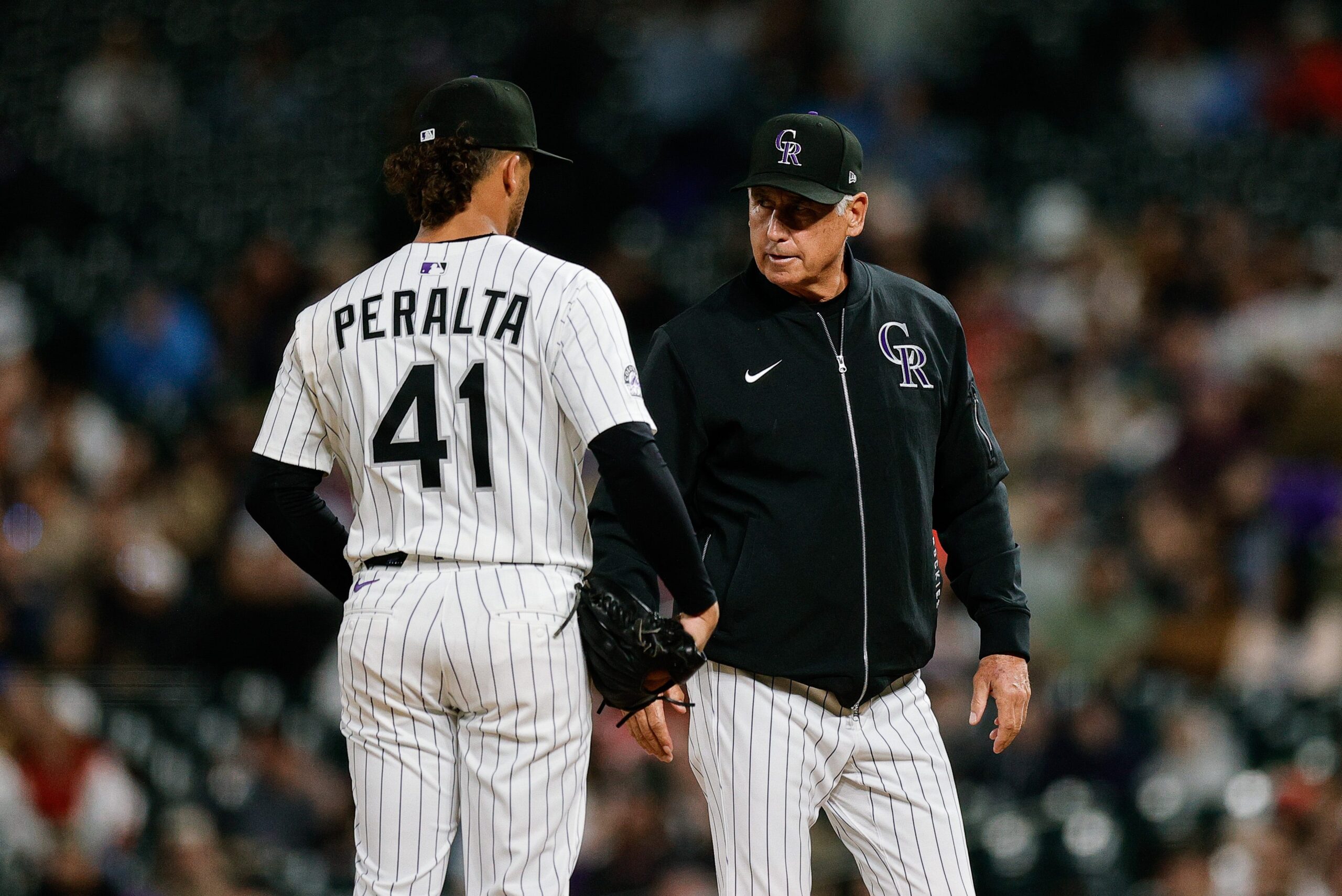 Colorado Rockies, Bud Black, Bill Schmidt, Warren Schaeffer, MLB, Beyzbol, Koç kovulması, Sezon ortası değişiklikleri, Dick Monfort, Rockies yönetimi, Beyzbol takımı performansı, Düşük performans, Spor haberleri, Koç değişikliği, Rockies rekoru, Kötü başlangıç, Takım yönetimi, Coors Field, Ryan McMahon, Dave Roberts, Clint Hurdle, Jordan Pacheco, Nick Wilson, Andy Martinez, Beyzbol analizi, Takım moralı, GM Bill Schmidt, Takım sahipliği, MLB tarihsel rekorlar, 100 kayıp sezonu, Genç yetenek geliştirme, Takım stratejisi, Rockies geleceği, Cooperstown, Beyzbol kariyeri, Yönetici arayışı, Geçici yönetici
