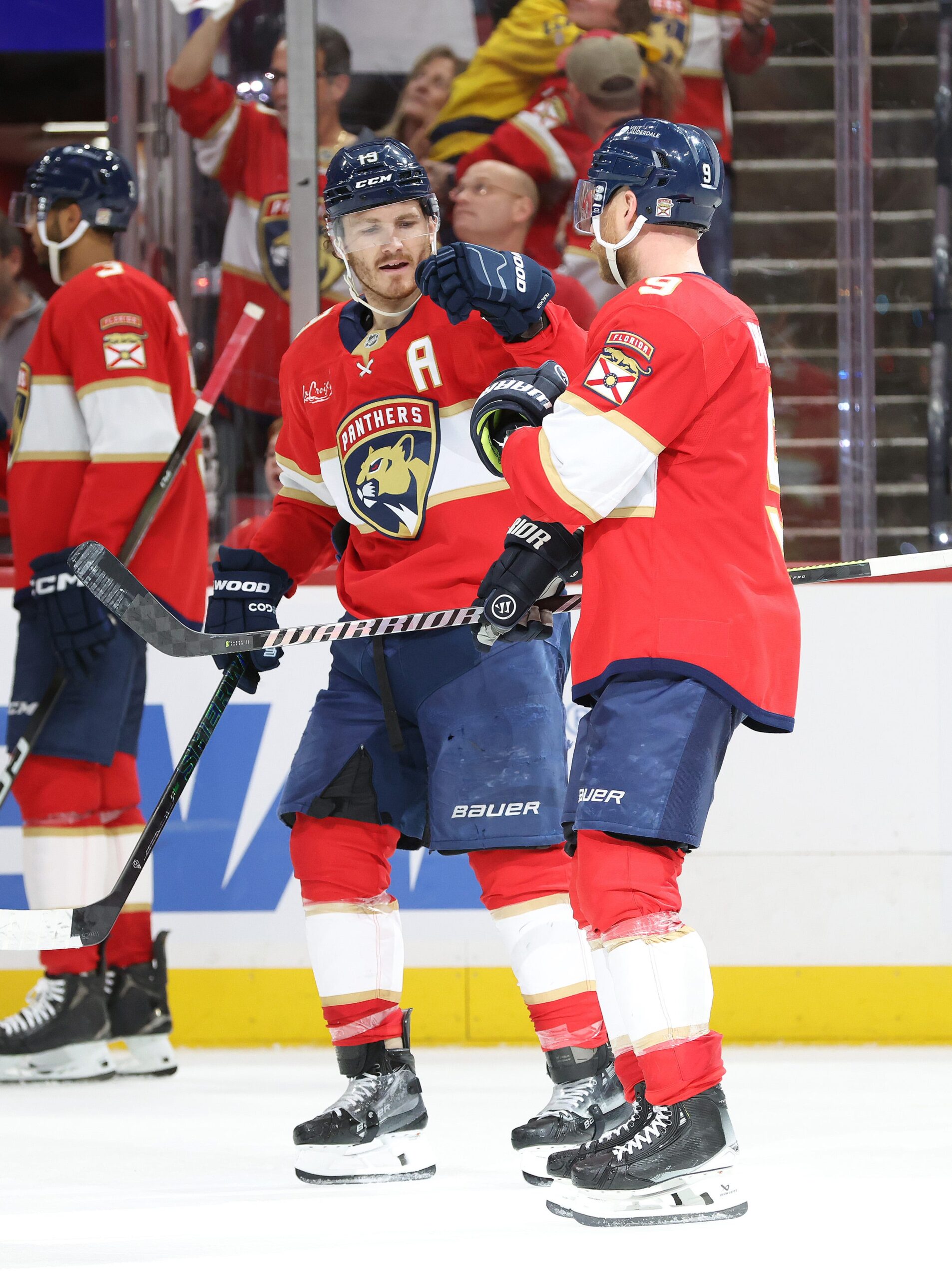 Carter Verhaeghe, Sam Bennett, Sergei Bobrovsky, Florida Panthers, Toronto Maple Leafs, NHL Playoffs, Stanley Kupası, Doğu Konferansı, Buz Hokeyi, Joseph Woll, Buz Hokeyi Maçı, Maç Özeti, Playoff Serisi, 2025 NHL Playoffları, ABD TODAY, Spor Haberleri
