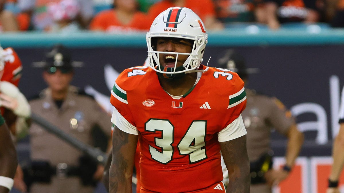 Miami Hurricanes, Adarius Hayes, araba kazası, Largo Police Department, Jabari Elijah Solomon, Charlie Herbert Solomon Riveria, Dodge Durango, Kia Soul, üniversite futbolu, lise futbolu, spor haberleri, kaza soruşturması, futbolcu yaralanması, Pop-Tarts Bowl, Raul Popo Aguirre, Fox News Sports
