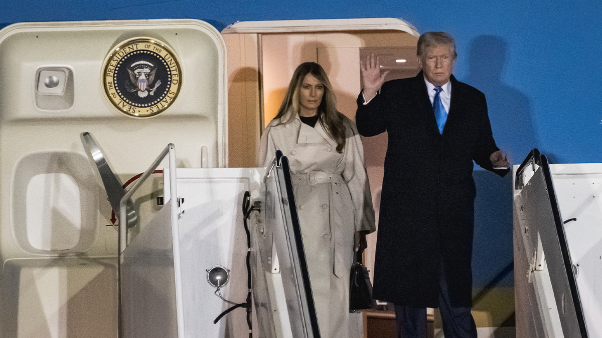 Katar, kraliyet ailesi, Donald Trump, Air Force One, Boeing 747-8, hediye, Savunma Bakanlığı, Beyaz Saray, uçak, başkanlık uçağı, hukuk, etik, yolsuzluk, anlaşma, Ortadoğu, seyahat, Suudi Arabistan, Birleşik Arap Emirlikleri, Trump Force One, MAGA.
