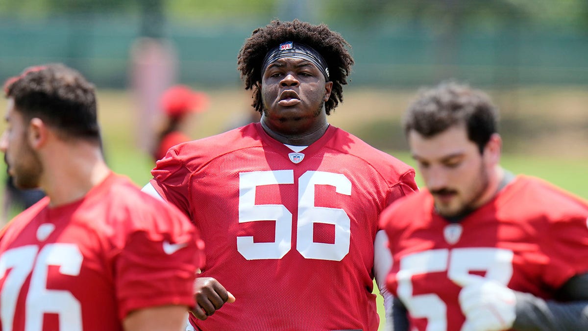 Tampa Bay Buccaneers, Desmond Watson, Philadelphia Eagles, tush push, NFL Draft, undrafted free agent, Vita Vea, defensive tackle, Plant City, NFL, football, ağırlık kaybı, weight loss, Amerikan futbolu
