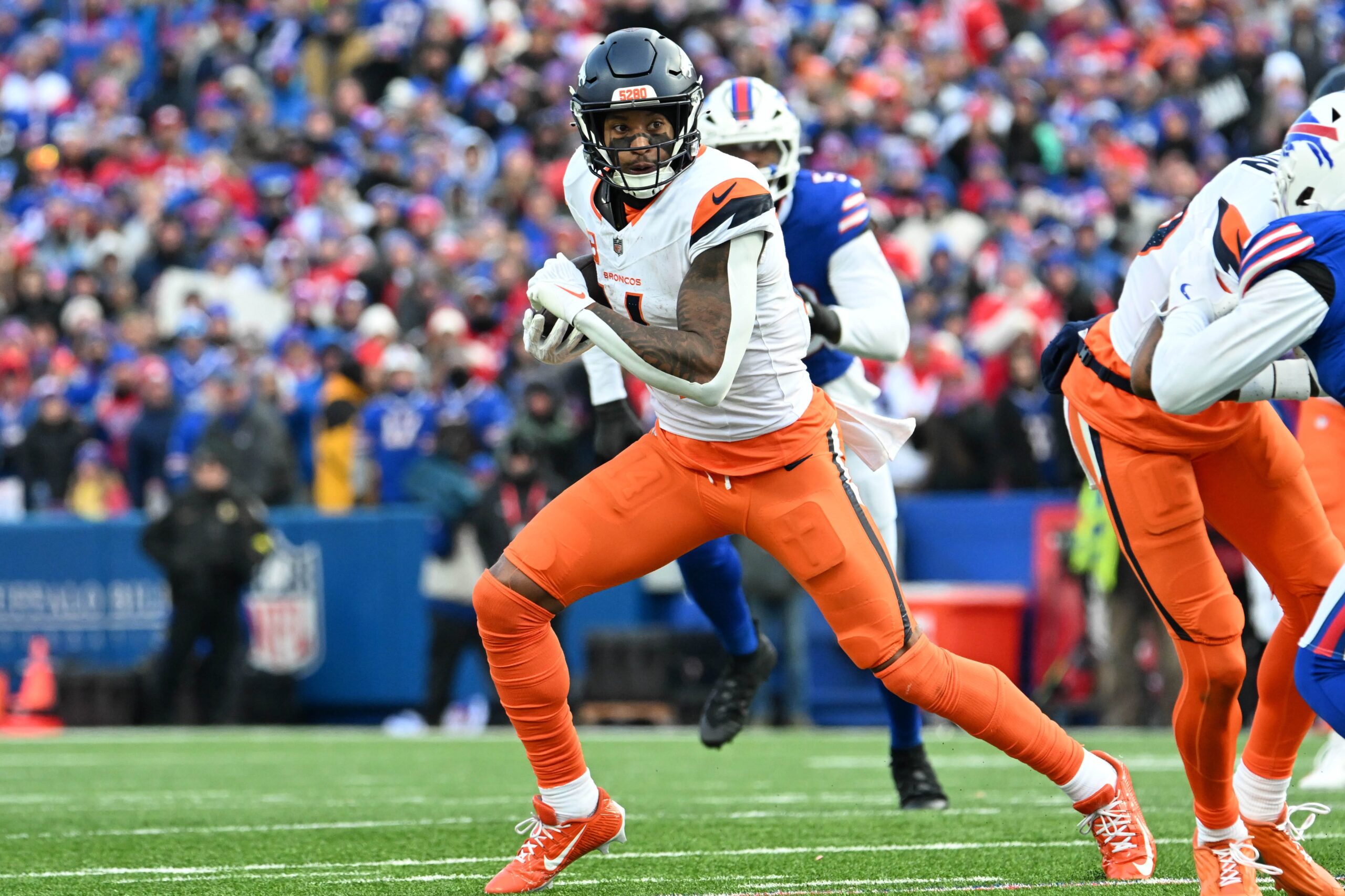 Here are some meta keywords for the article, targeting both English and potentially relevant Turkish search terms:

Denver Broncos, 2025 NFL Season, NFL Predictions, Bo Nix, Patrick Surtain II, Broncos Defense, NFL Free Agency, Talanoa Hufanga, Dre Greenlaw, Jahdae Barron, RJ Harvey, Javonte Williams, NFL Schedule, AFC West, Super Bowl Contender, Futbol, Amerikan Futbolu, Denver Broncos, 2025 NFL Sezonu, NFL Tahminleri, Broncos Savunması, NFL Serbest Oyuncu, AFC Batı, Süper Kupa Adayı
