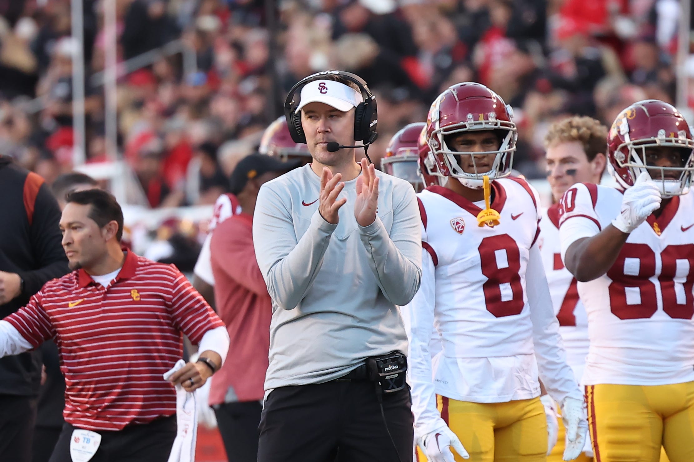 Meta anahtar kelimeler: Lincoln Riley, USC, Güney Kaliforniya Üniversitesi, Kolej Futbolu, Futbol, ​​Transfer Portalı, İş İçin Ödeme, Pete Carroll, Takım Oluşturma, Oyuncu Geliştirme, Şampiyonalar, 247Sports Composite, Oyuncu Alımı, Jayden Maiava, Nico Iamaleava, Futbol Programı, Takım Büyümesi, Clay Helton, TX A&M, LSU, NCAA, Rekabet, Şampiyonluk, Oyuncu Seçimi, Lise Oyuncusu, Üstün Yetenek, Futbolcular, Antrenman, Gelişim, Ruh hali, Takım Ruhu, 2026 Oyuncu Alımı, Matt Hayes, USA TODAY Sports Network
