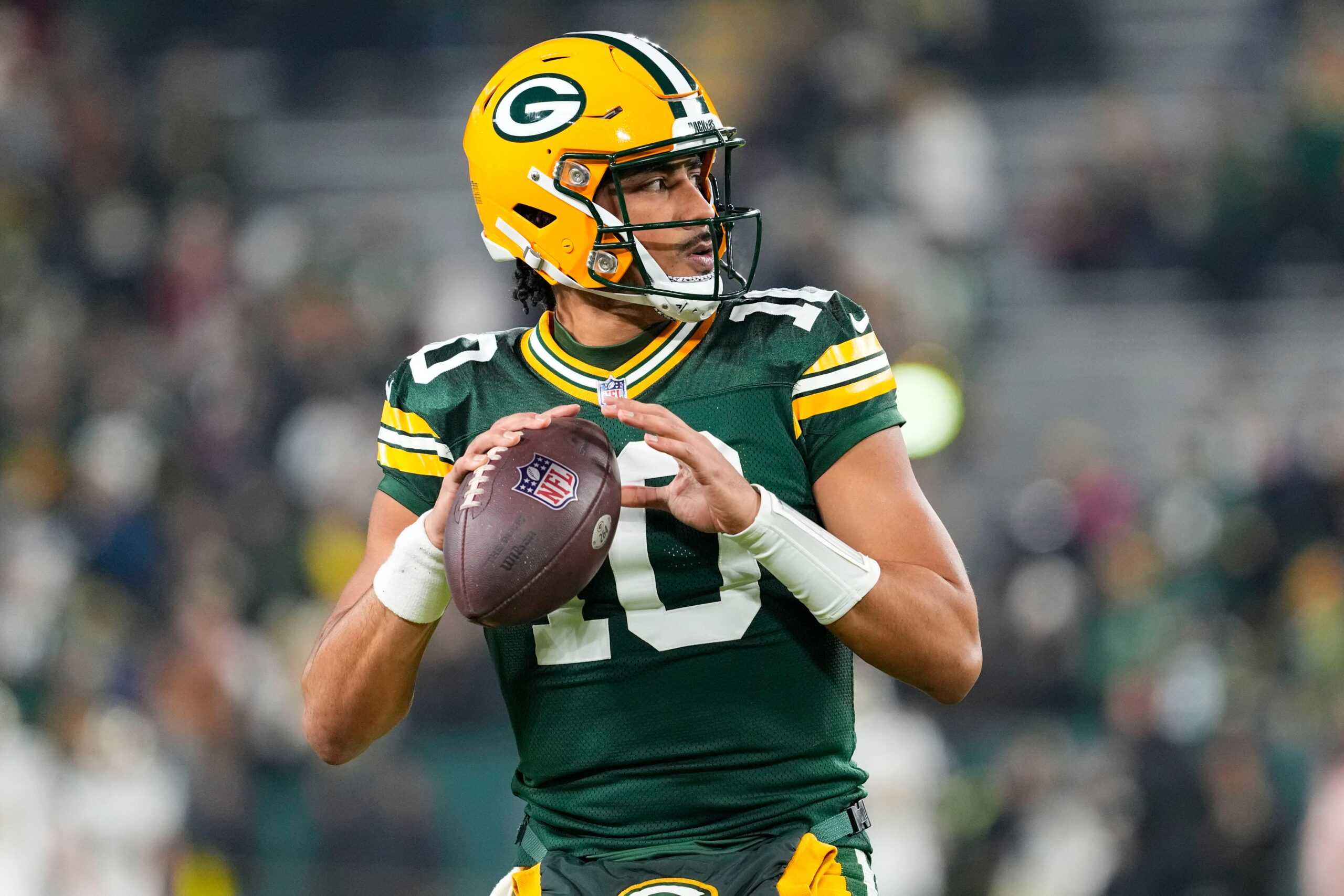 Yeşil Bay Packers, Green Bay Packers, Jordan Love, 2025 NFL Sezonu, NFL, NFC Kuzey, Futbol, Tahminler, Maç Takvimi, Süper Kupa, Matthew Golden, Aaron Banks, Ben Johnson, J.J. McCarthy, Detroit Lions, Minnesota Vikings, Chicago Bears, Sharp Football Analysis, Lambeau Field, Washington Commanders, Philadelphia Eagles, Baltimore Ravens, Playofflar, Sezon Öncesi, Takım Analizi, Oyuncu Performansı
