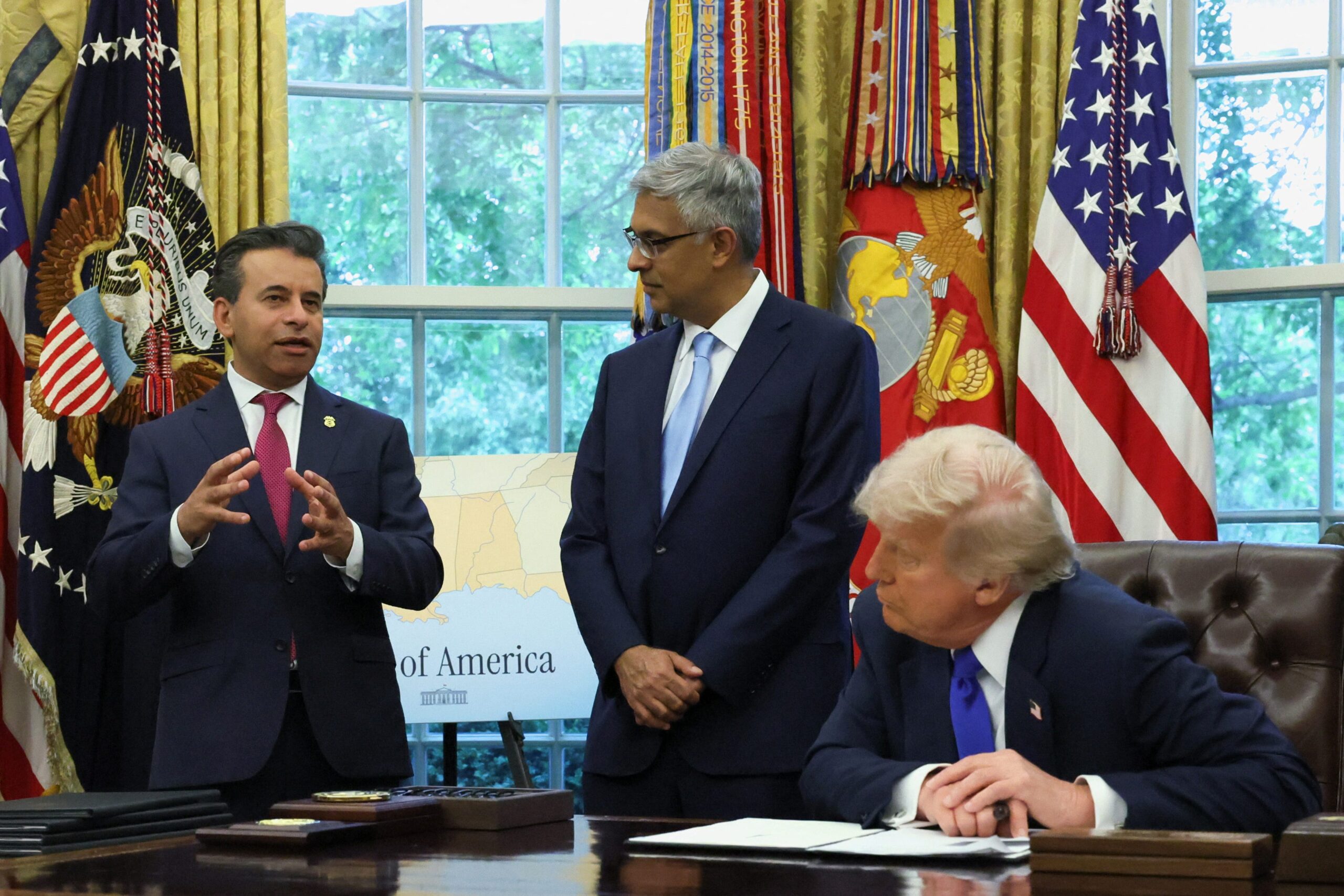 İlaç üretimi, ABD ilaç üretimi, İlaç tarifeleri, İlaç kıtlığı, FDA denetimleri, İlaç fiyatları, Donald Trump, İlaç endüstrisi, Tedarik zinciri, Dış ticaret, Ulusal güvenlik, İlaç sektörü yatırımları, Amerika Birleşik Devletleri
