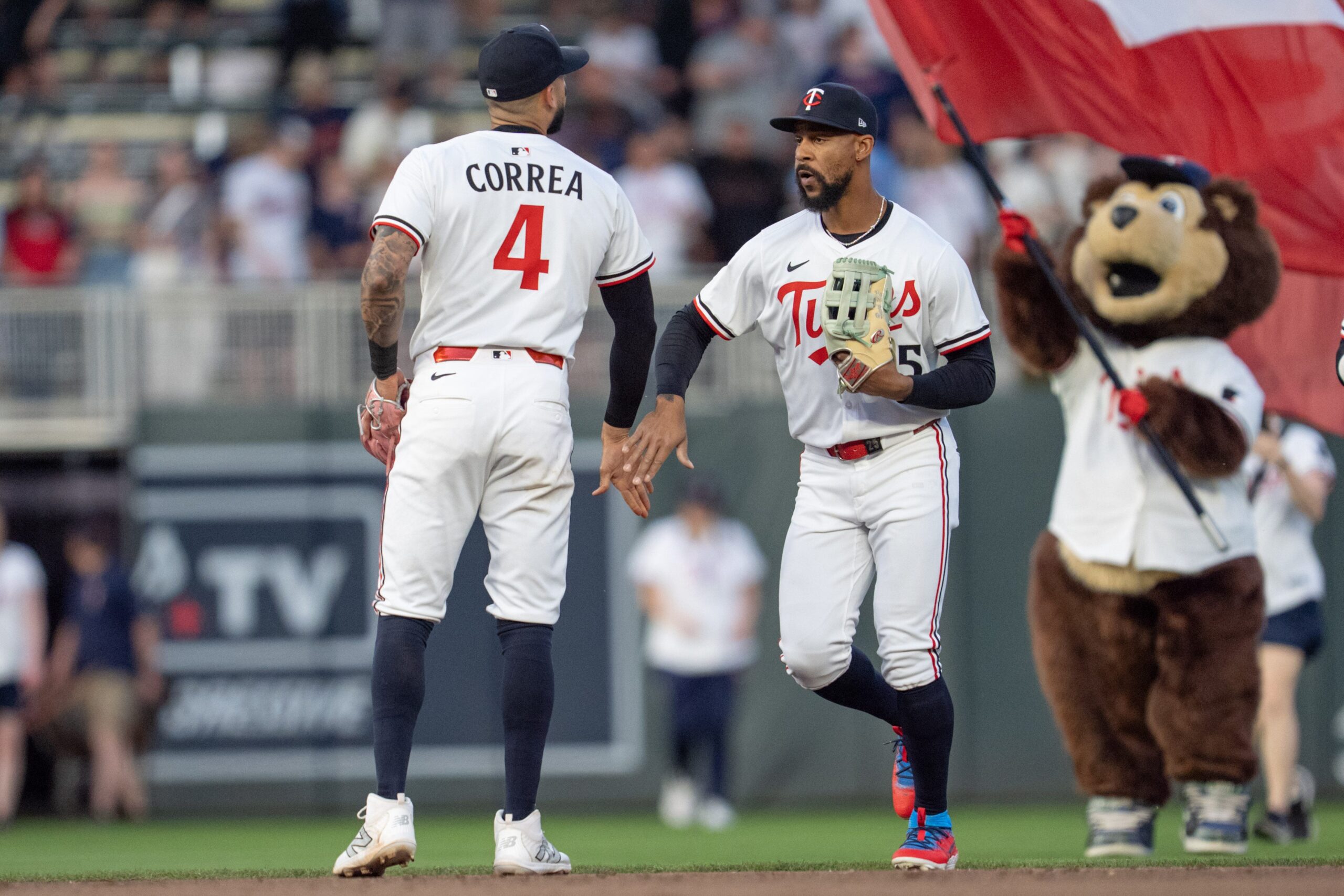 MLB, Beyzbol, Derek Shelton, Bud Black, Minnesota Twins, Kansas City Royals, Detroit Tigers, USA TODAY Spor, Power Rankings, Menajer kovulması, Takım performansı, Beyzbol sezonu, Beyzbol ligi, Spor haberleri, Takım sıralamaları, Beyzbol analizi, Beyzbol trendleri, Amerikan Ligi Merkez, Sıcak seri, Kazanma serisi, Spor uygulaması
